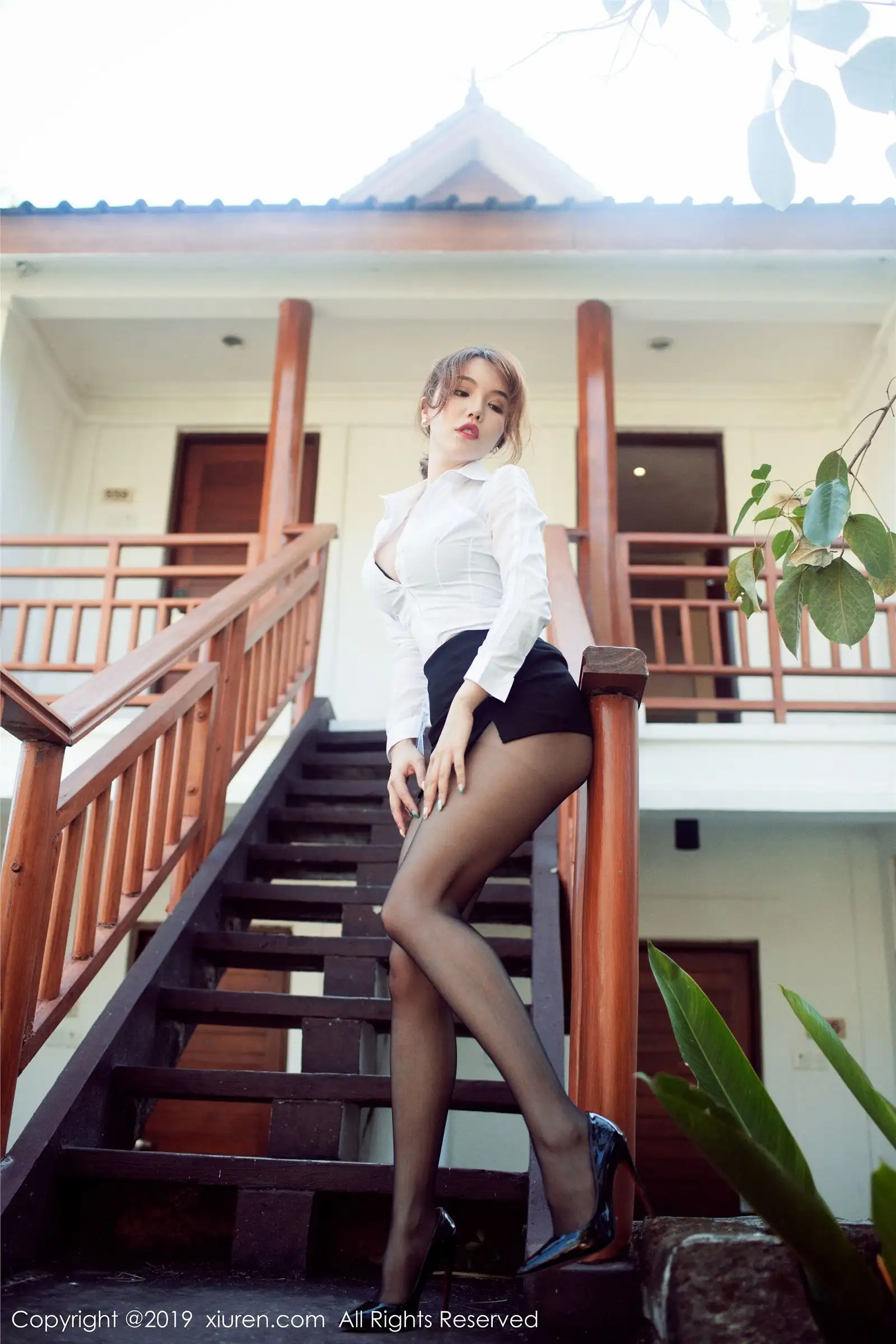 [XIUREN秀人网] 2019.08.09 Vol.1606 黄楽然