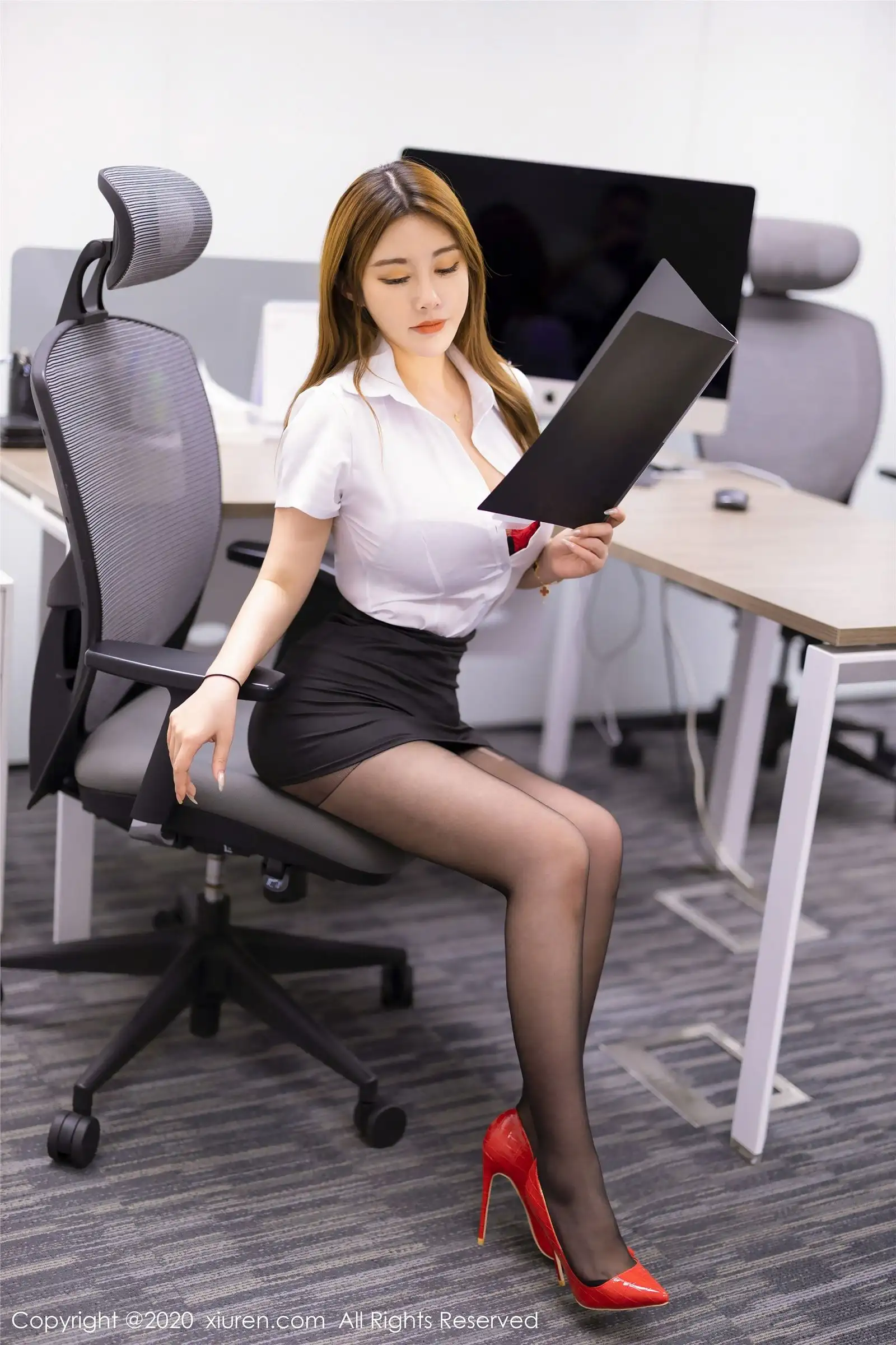 [XIUREN秀人网] 2020.05.19 NO.2260 软软Roro