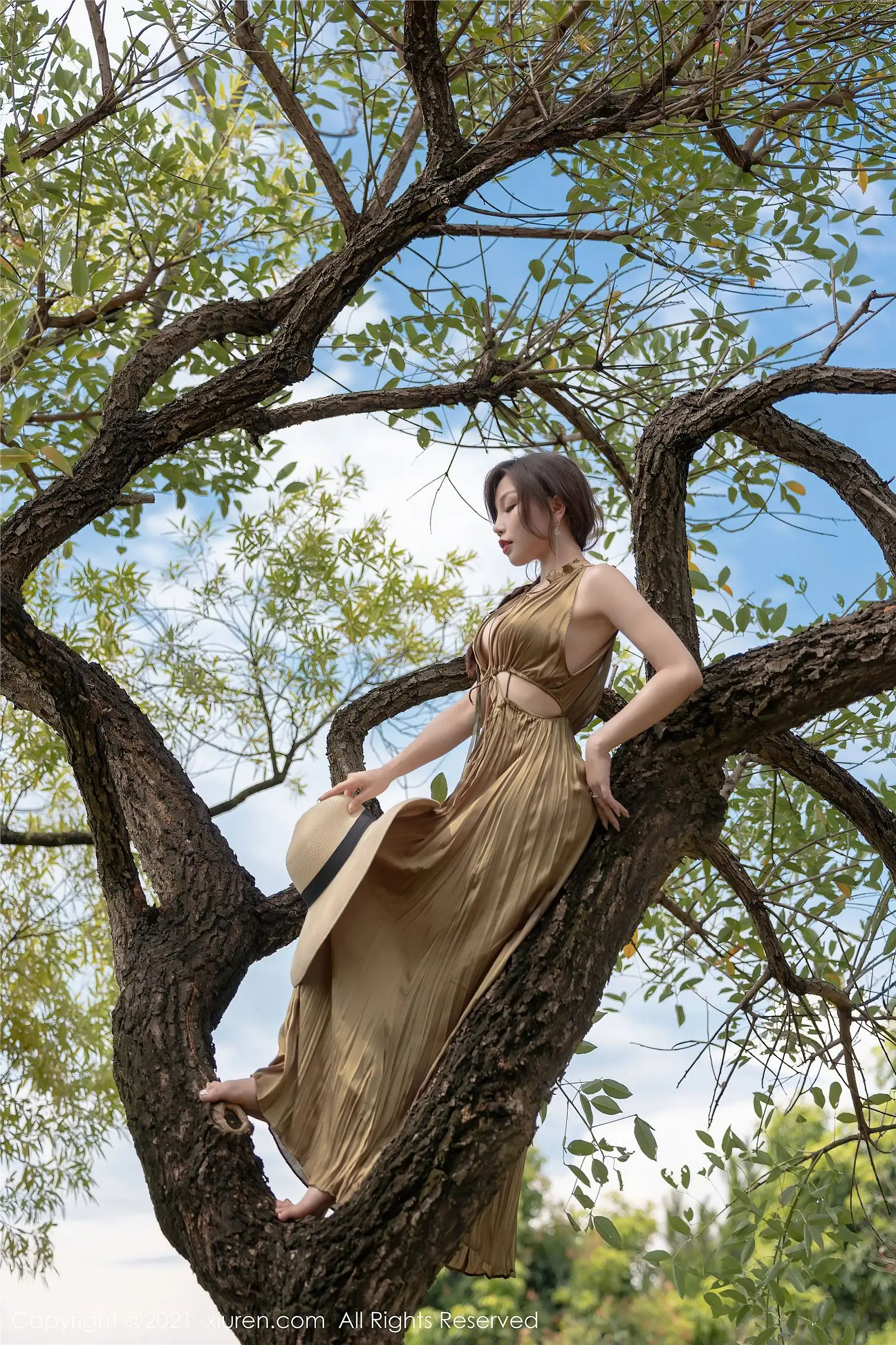 [XIUREN秀人网] 2021.08.23 NO.3837 芝芝Booty