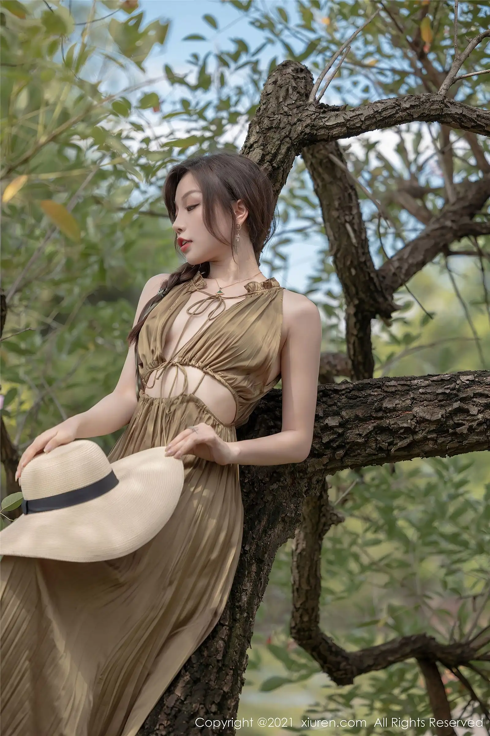 [XIUREN秀人网] 2021.08.23 NO.3837 芝芝Booty