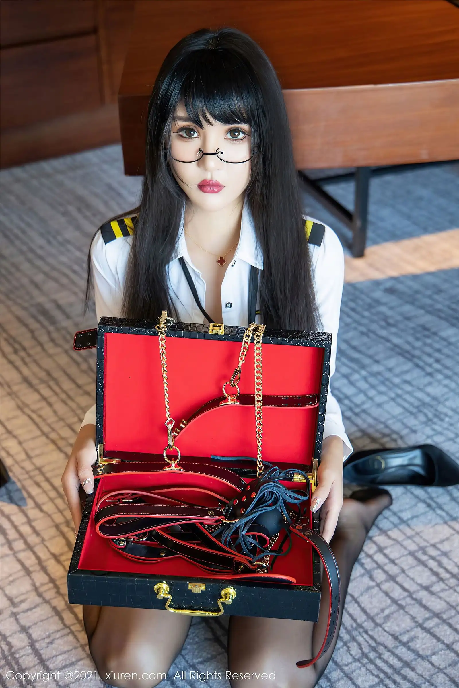 [XIUREN秀人网] 2021.11.12 NO.4207 Emily尹菲