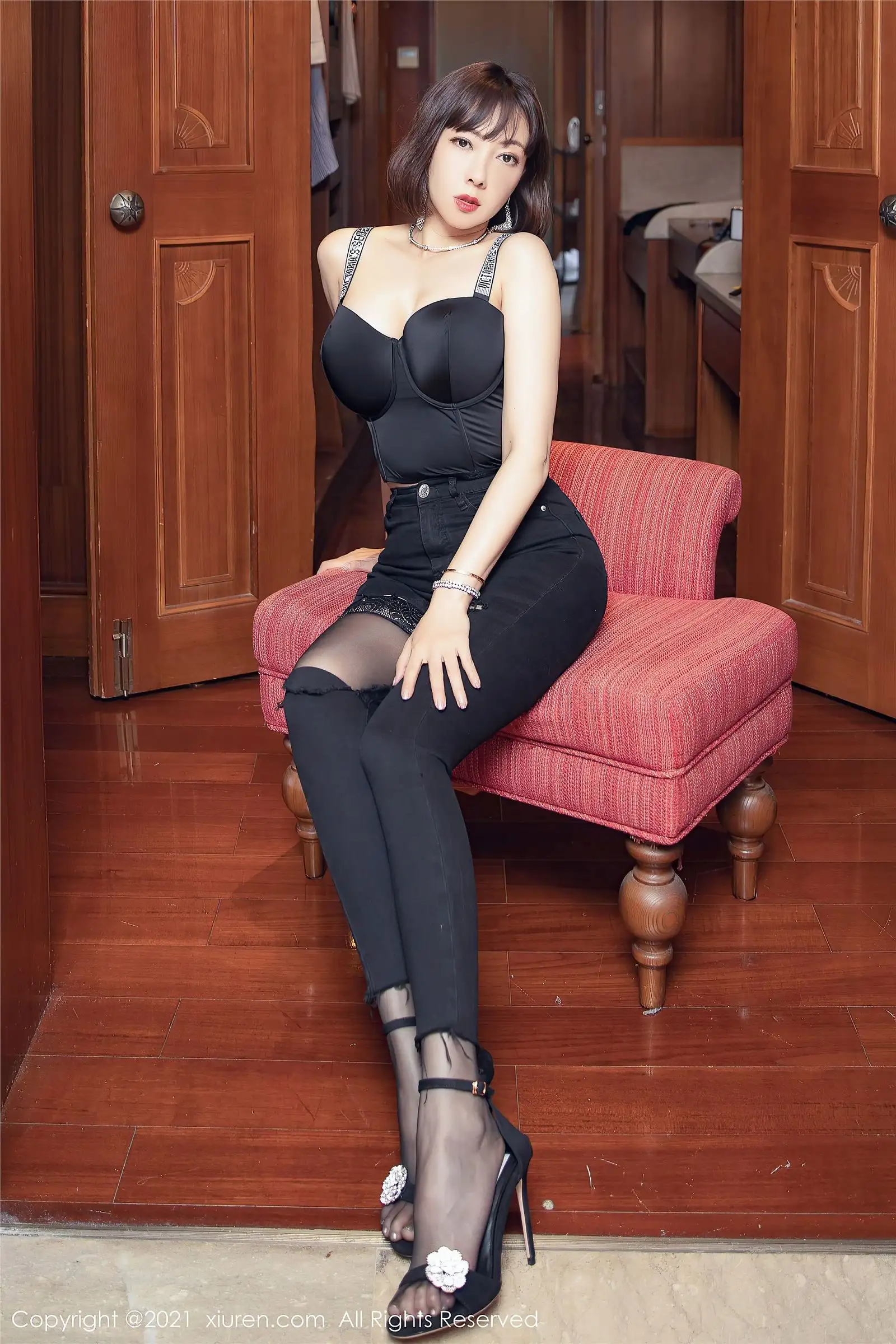 [XIUREN秀人网] 2021.11.29 NO.4277 果儿Victoria
