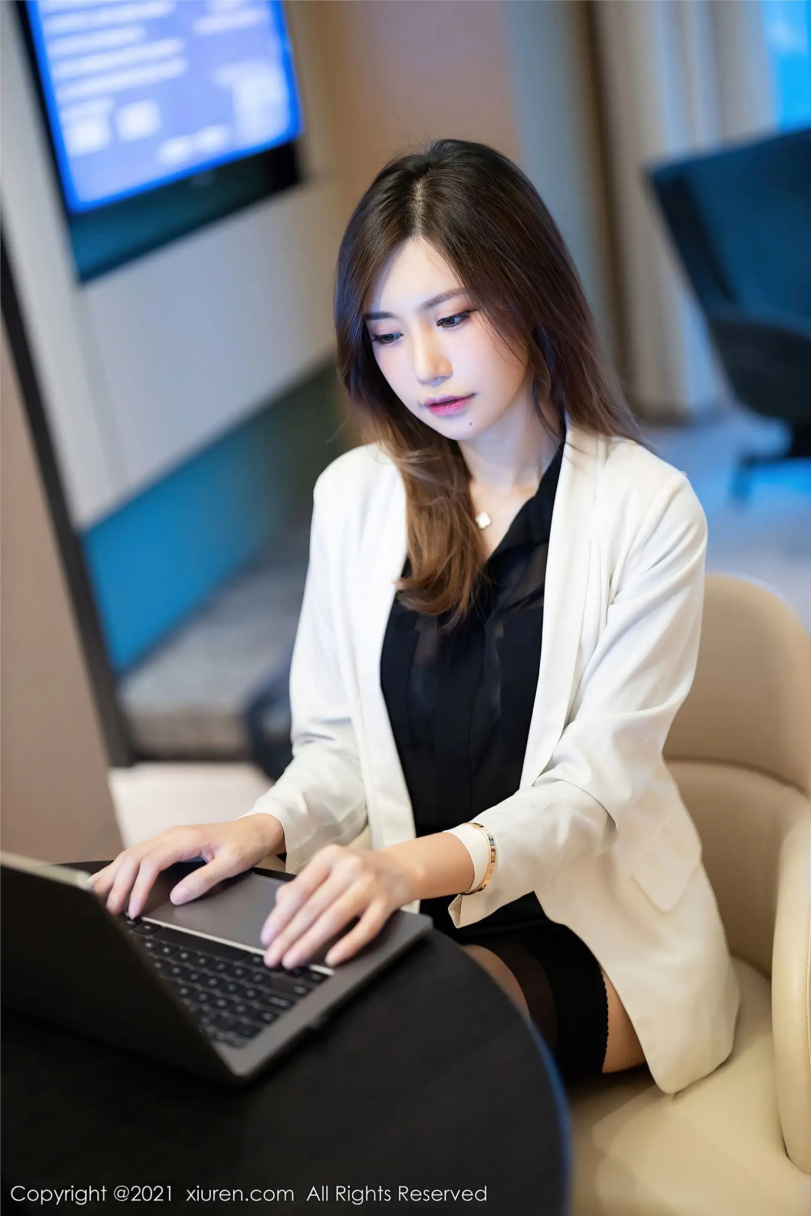 [XIUREN秀人网] 2021.11.30 NO.4285 绮里嘉ula