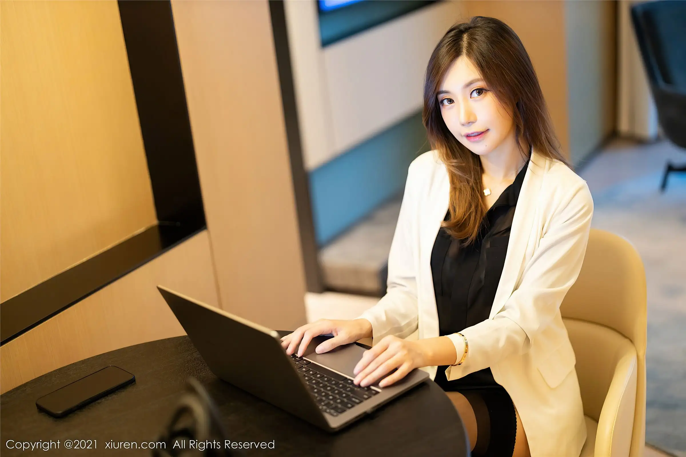 [XIUREN秀人网] 2021.11.30 NO.4285 绮里嘉ula