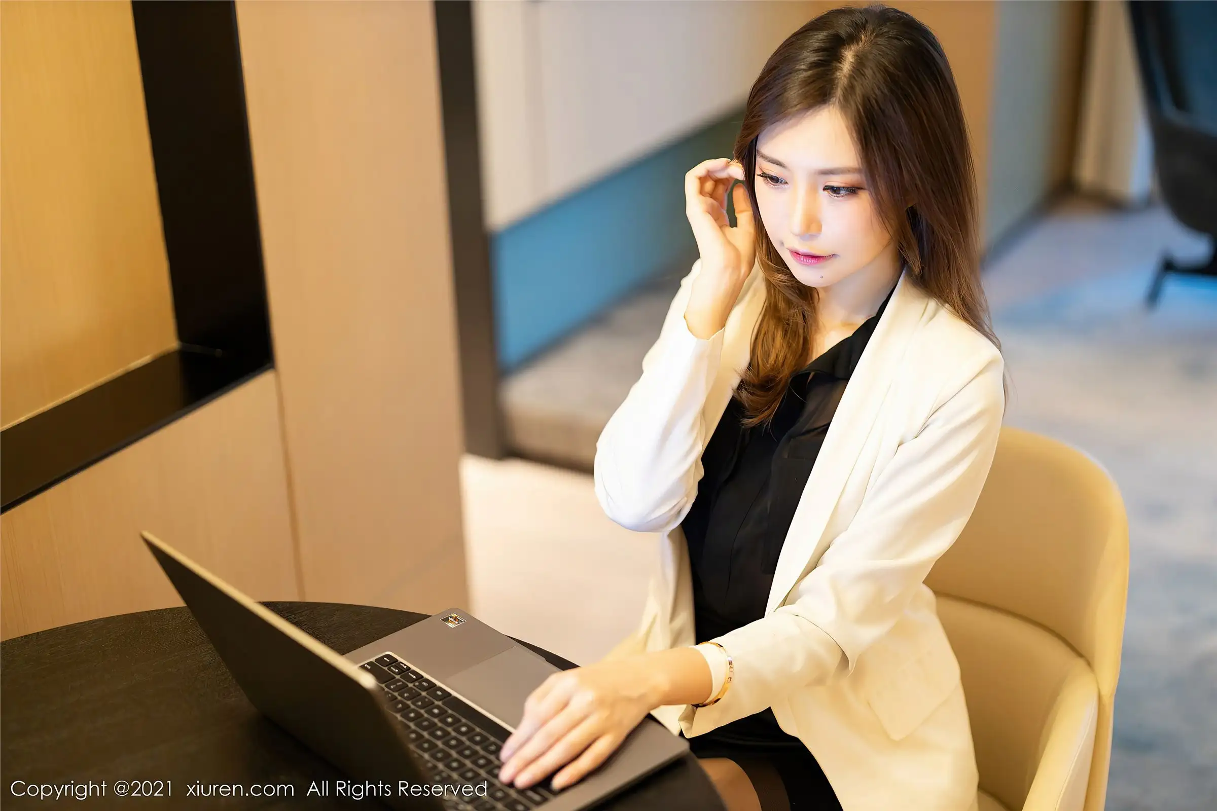 [XIUREN秀人网] 2021.11.30 NO.4285 绮里嘉ula