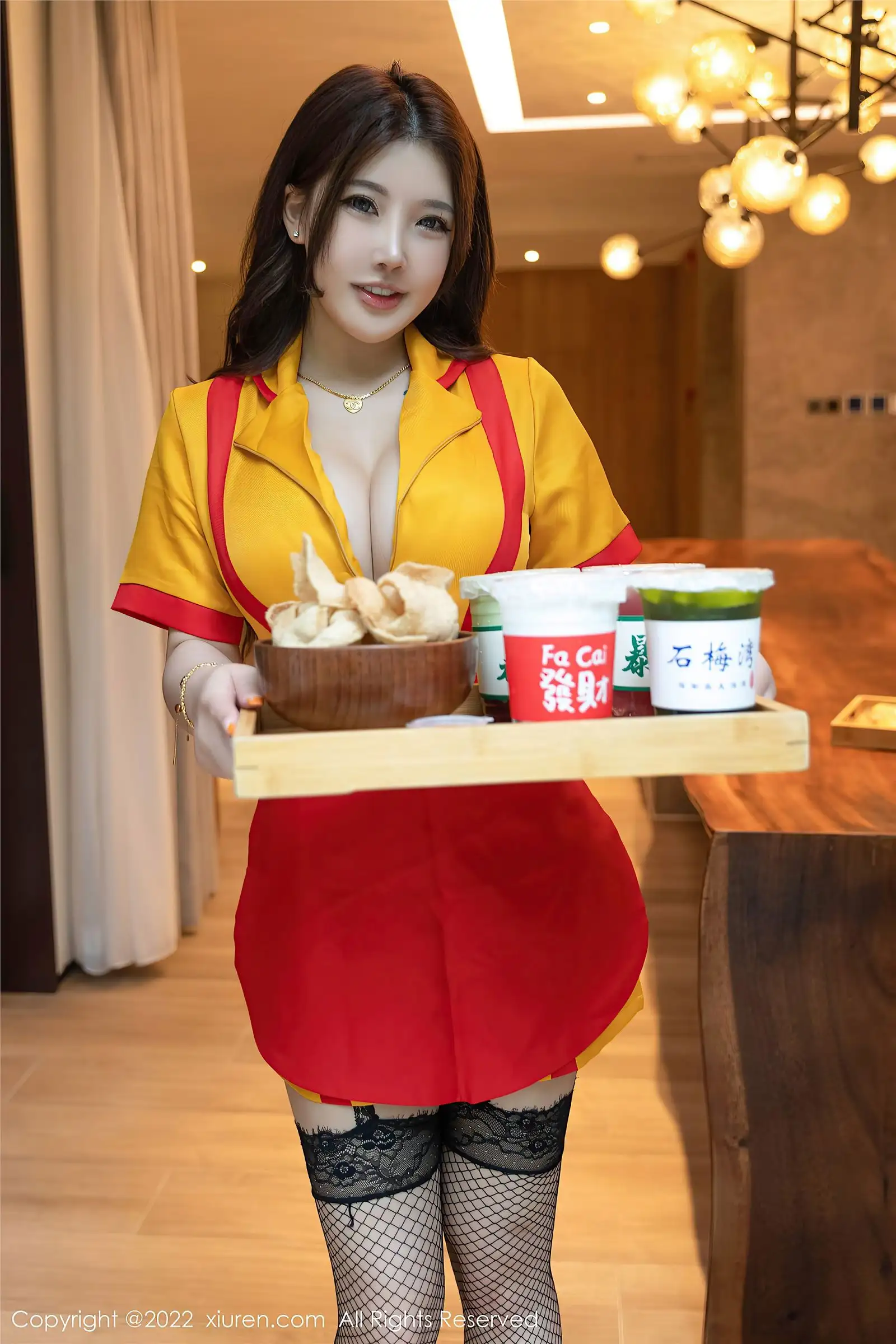 [XIUREN秀人网] 2022.08.29 NO.5509 小海臀Rena