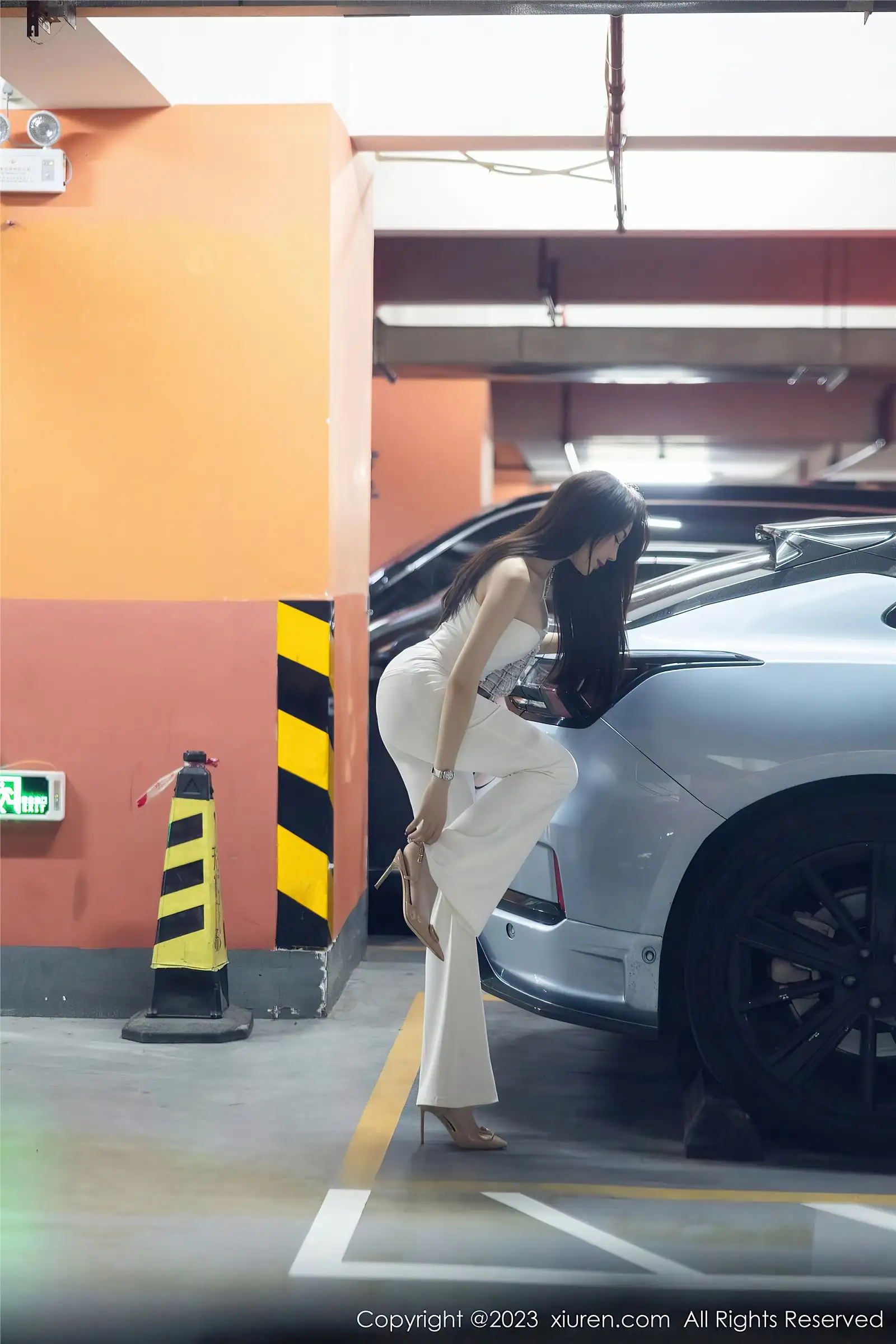 [XIUREN秀人网] 2023.04.24 NO.6628 徐莉芝Booty