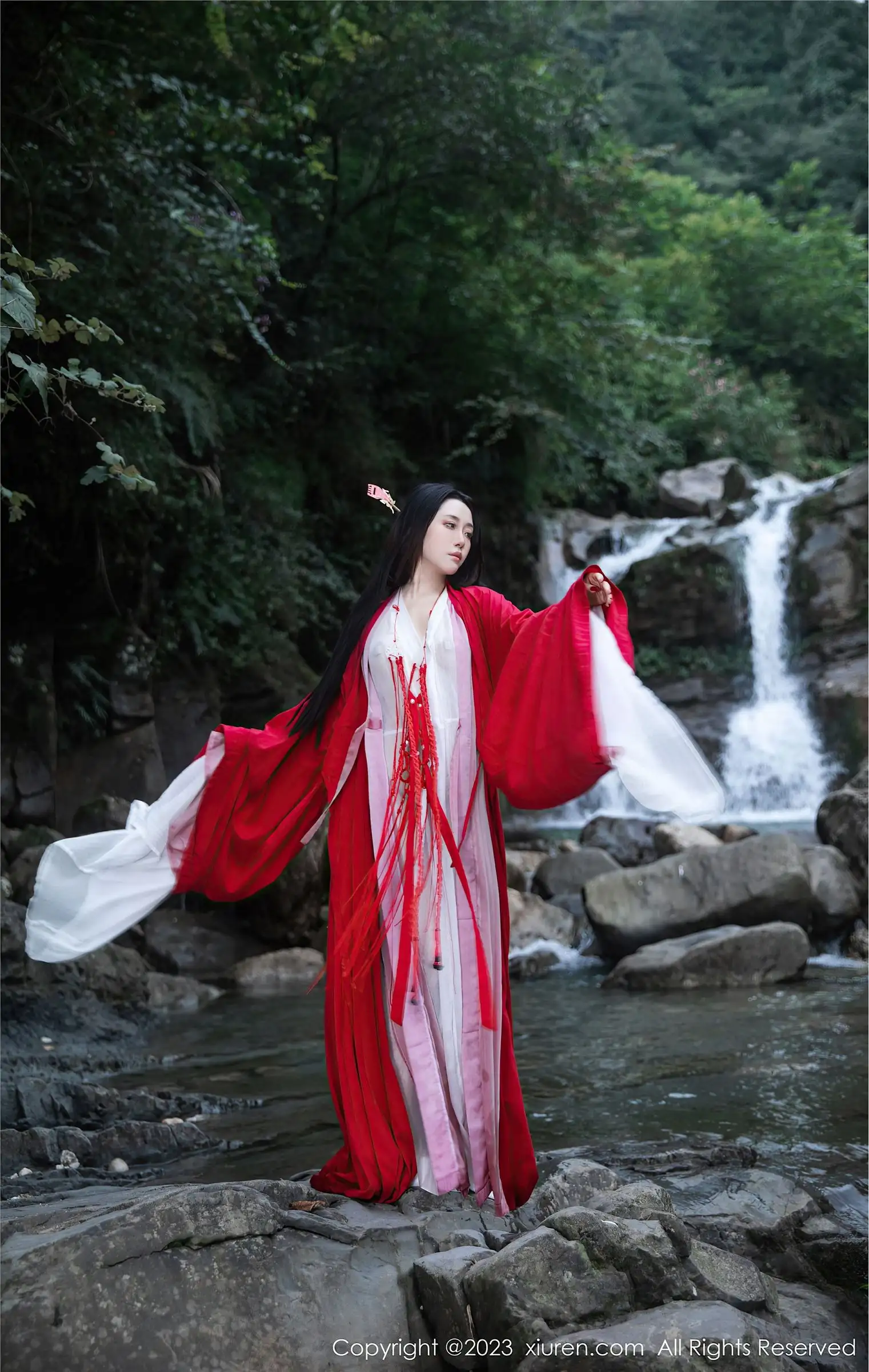 [XIUREN秀人网] 2023.08.28 NO.7295 严利娅Yuliya