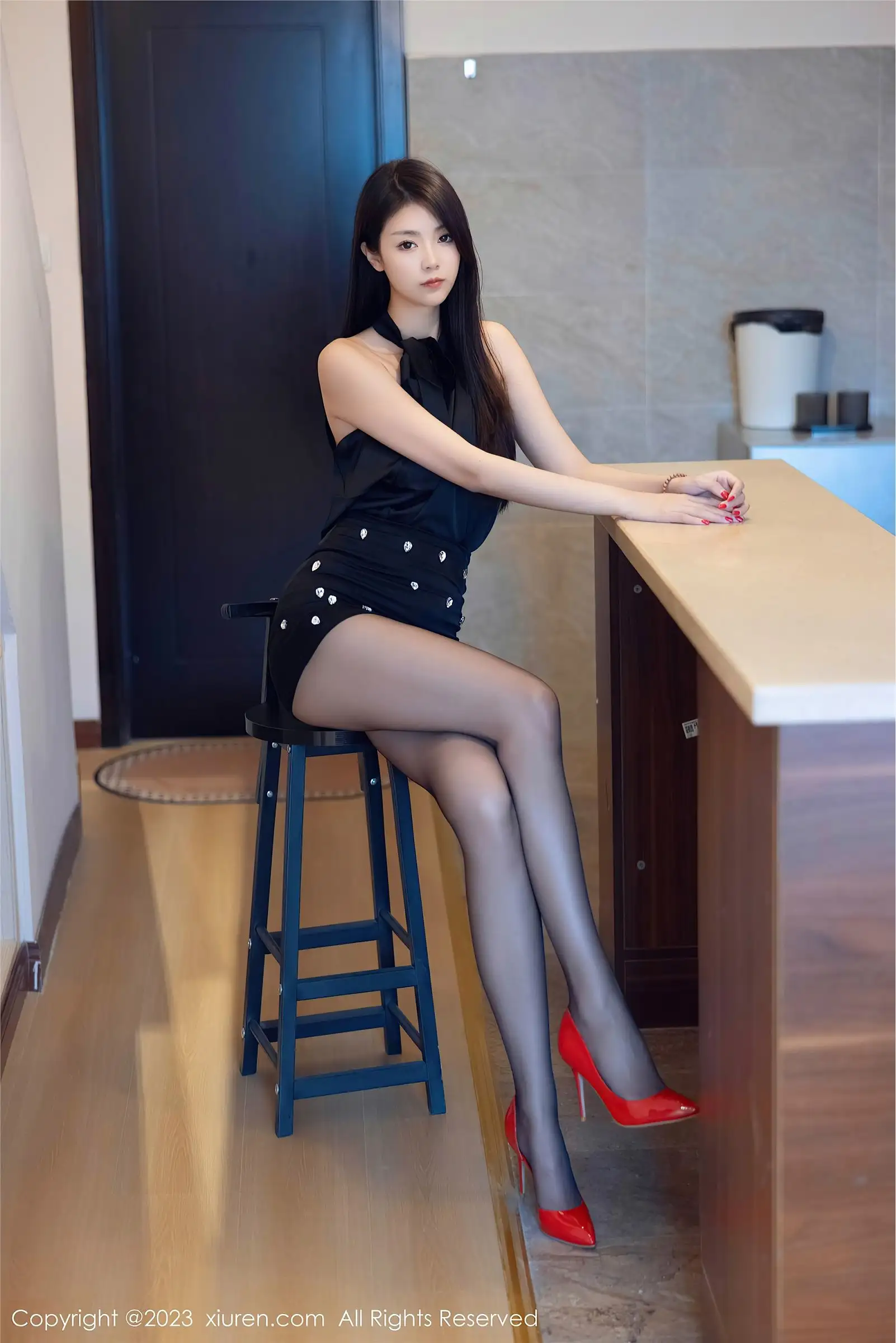 [XIUREN秀人网] 2023.10.19 NO.7535 可樂Vicky