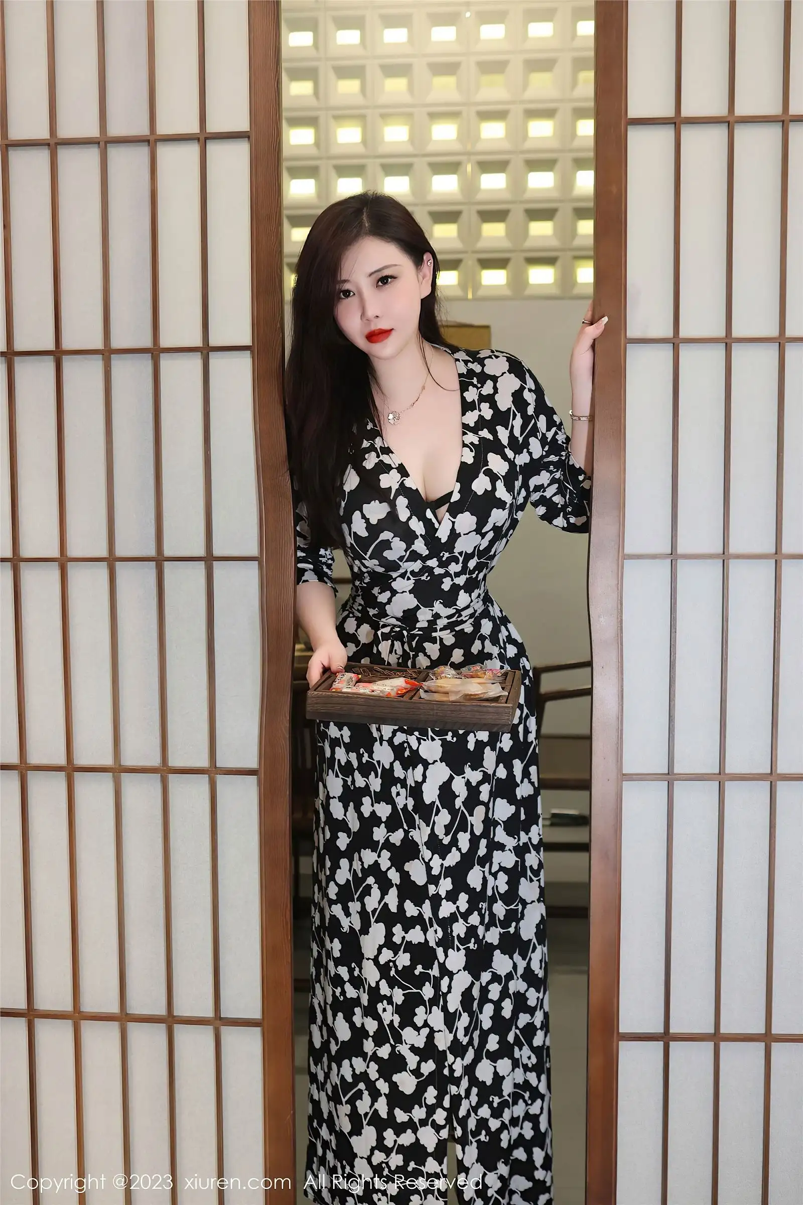 [XIUREN秀人网] 2023.10.23 NO.7548 王婉悠Queen