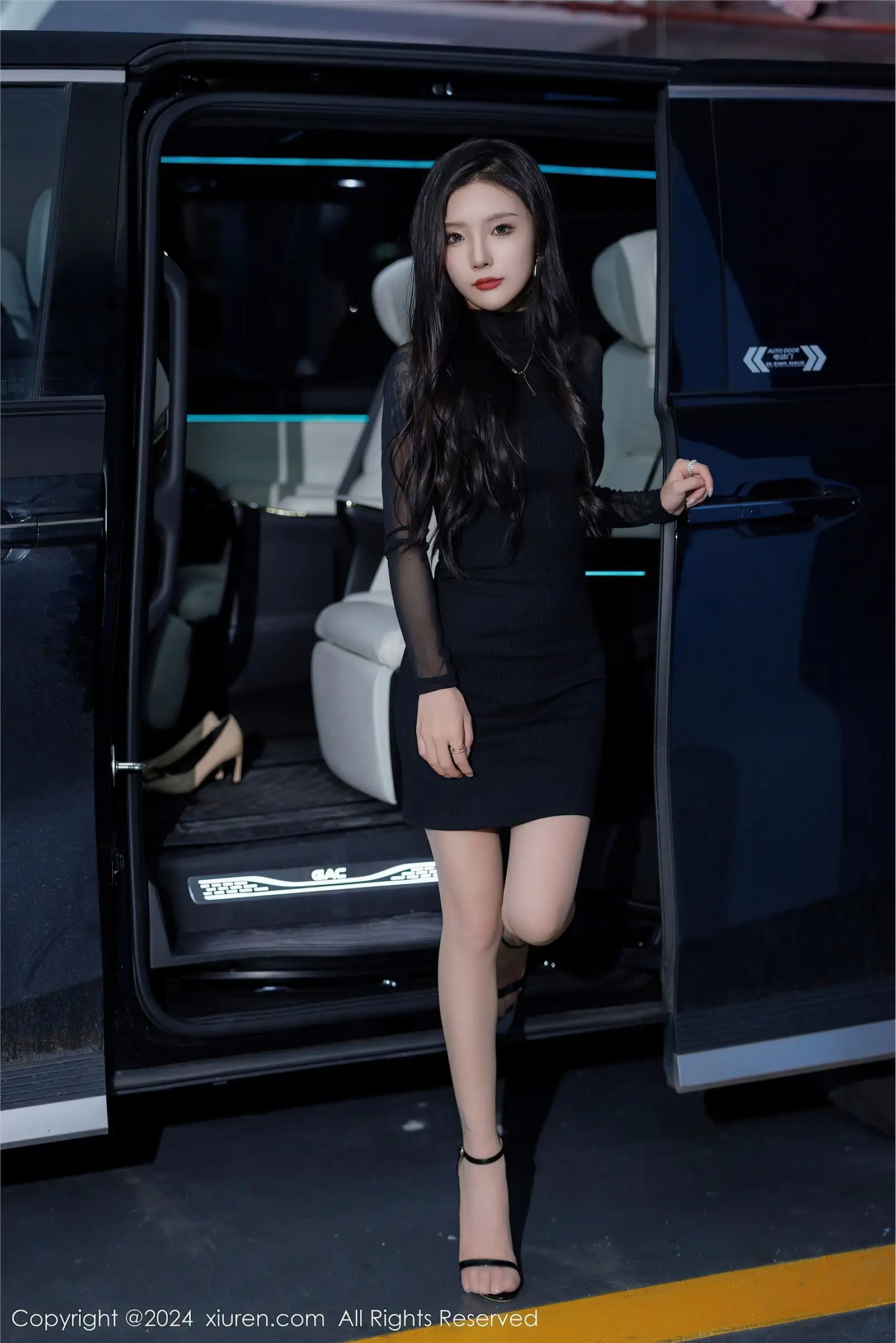 [XIUREN秀人网] 2024.01.11 NO.7942 七七kiko