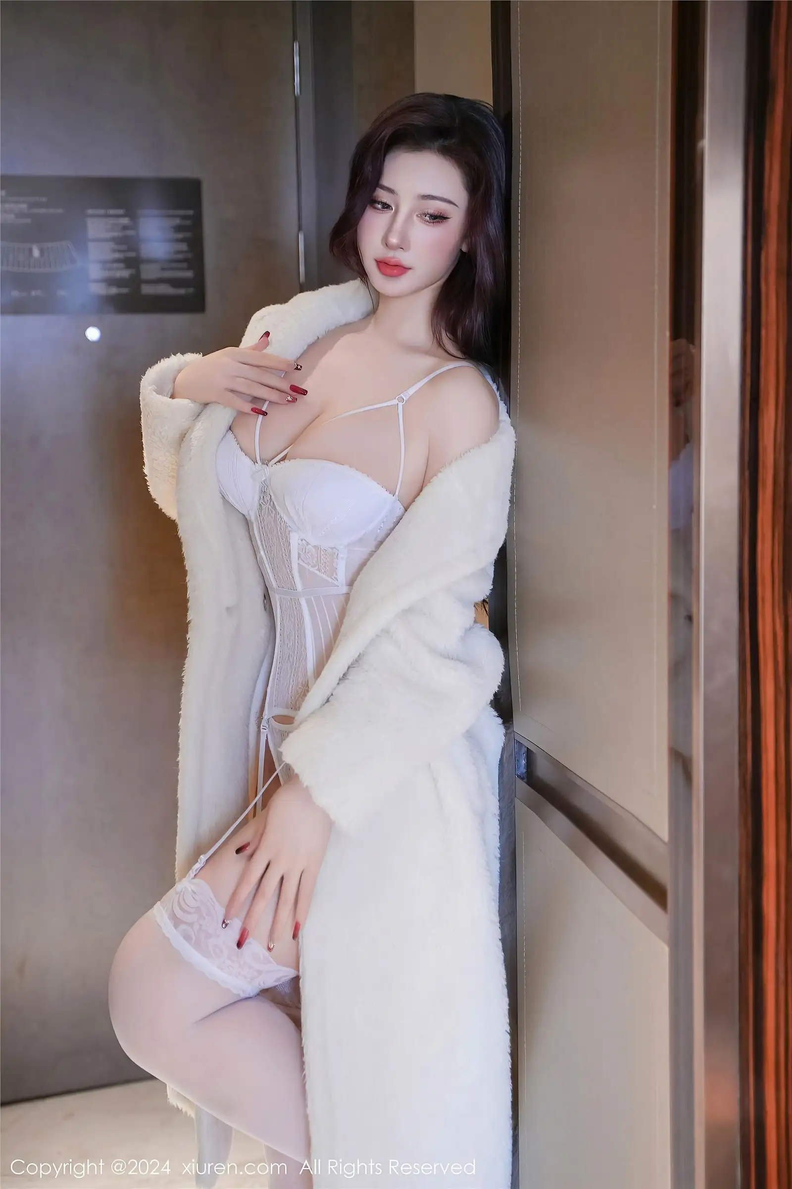 [XIUREN秀人网] 2024.01.18 NO.7978 蕾蕾醒了没