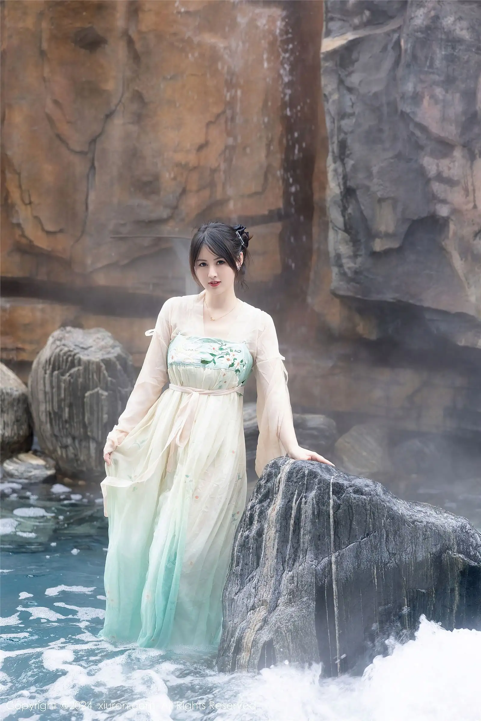 [XIUREN秀人网] 2024.02.22 NO.8128 诗诗kiki