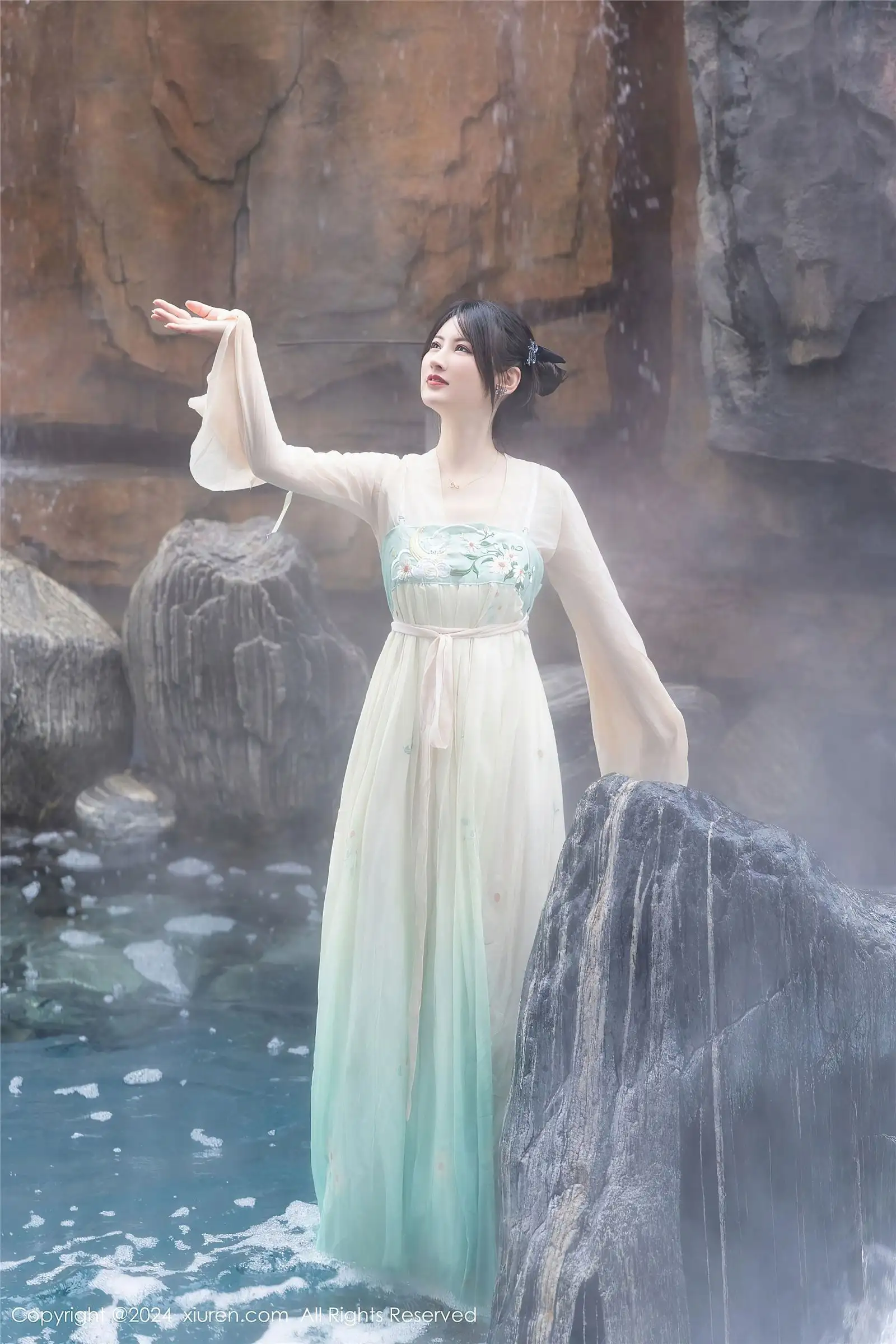 [XIUREN秀人网] 2024.02.22 NO.8128 诗诗kiki