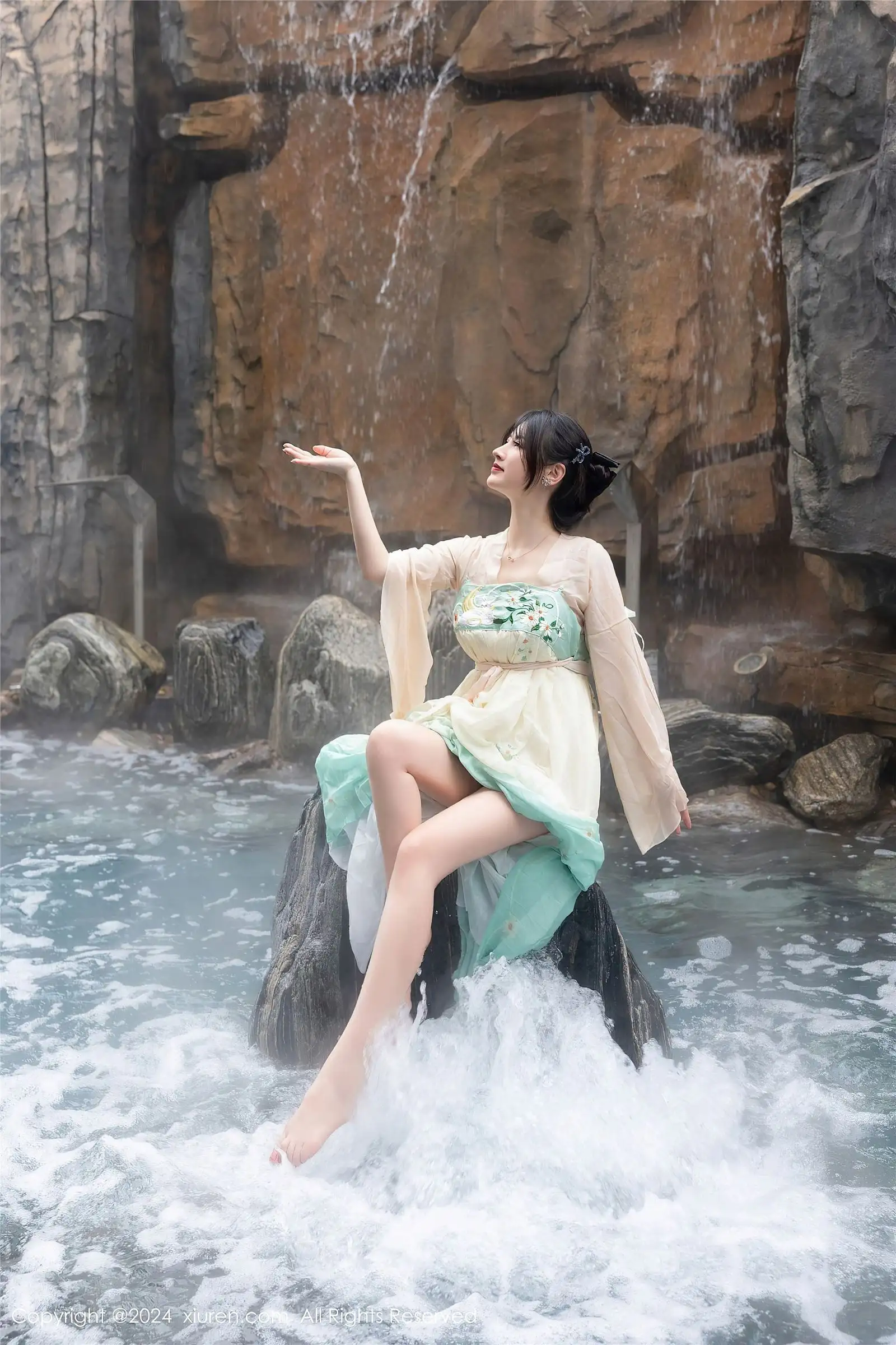 [XIUREN秀人网] 2024.02.22 NO.8128 诗诗kiki