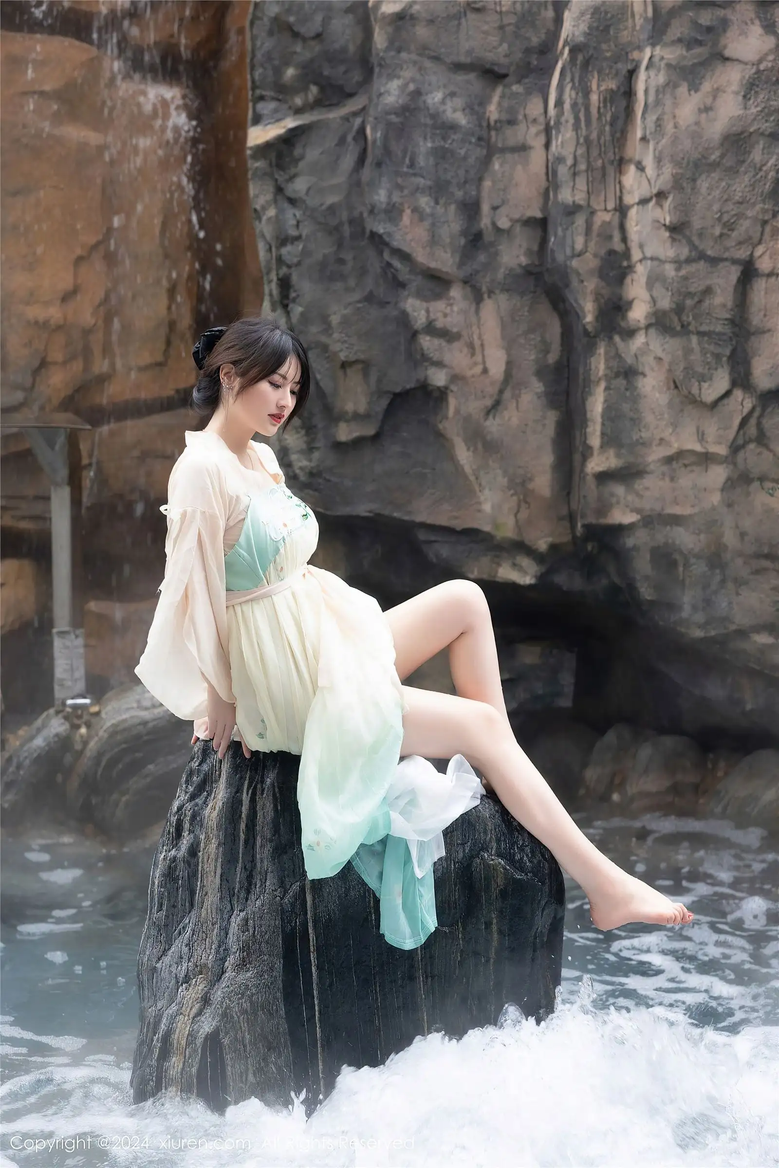 [XIUREN秀人网] 2024.02.22 NO.8128 诗诗kiki
