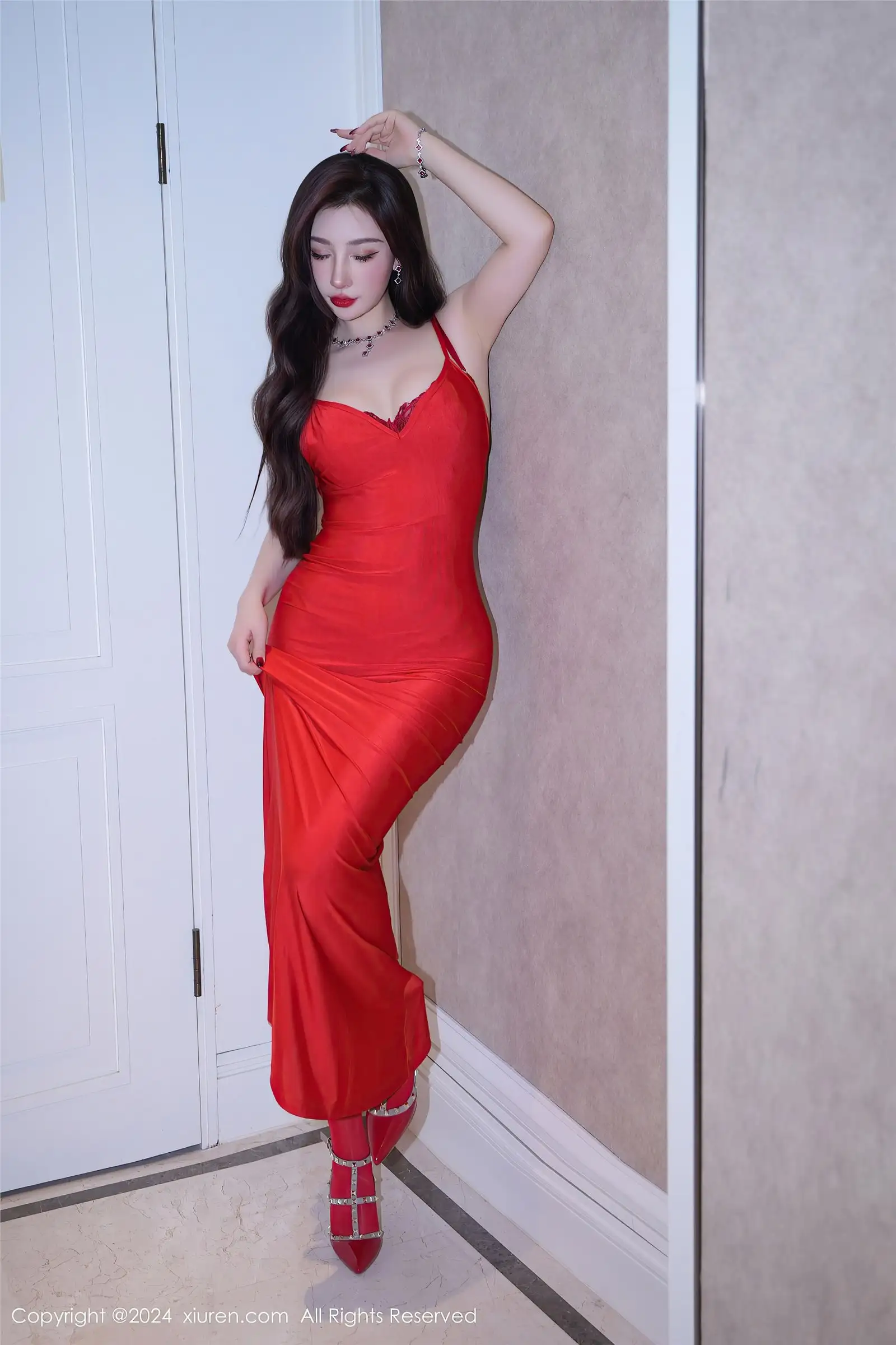 [XIUREN秀人网] 2024.04.17 NO.8406 蕾蕾醒了没