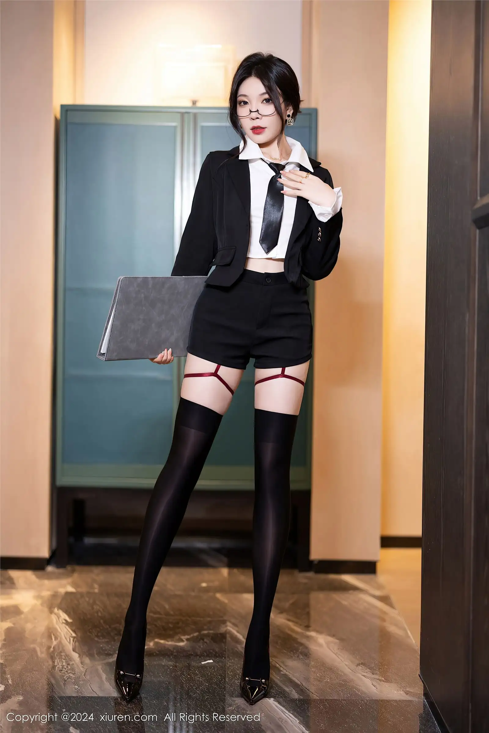 [XIUREN秀人网] 2024.04.23 NO.8440 徐莉芝Booty
