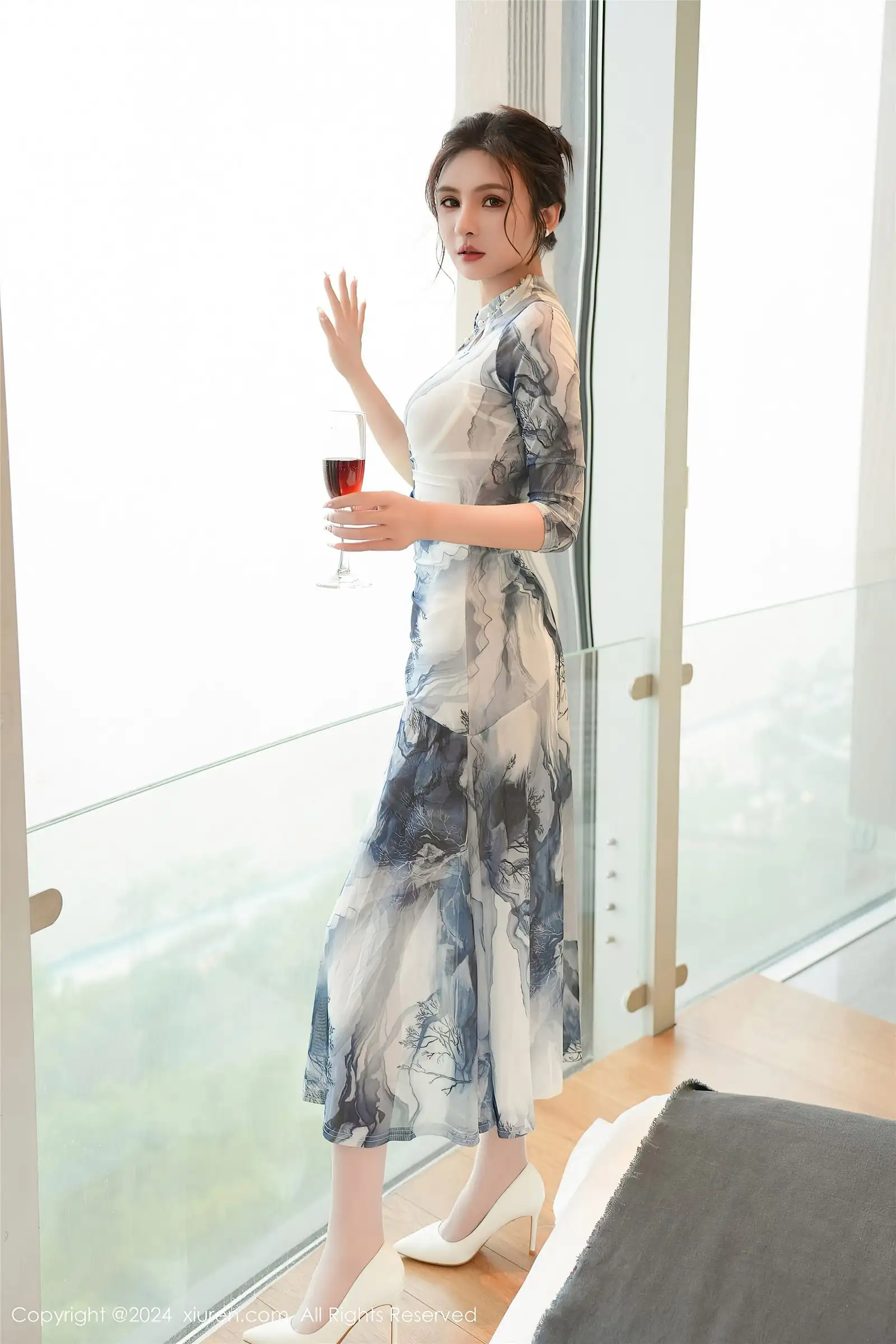 [XIUREN秀人网] 2024.05.23 NO.8587 Emily尹菲