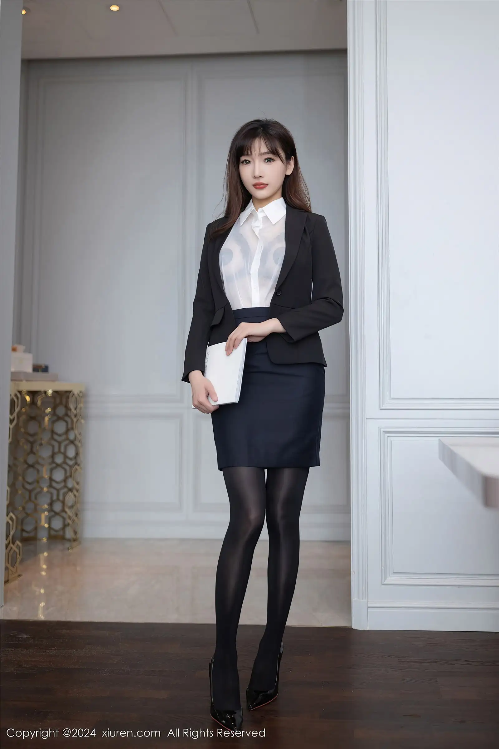 [XIUREN秀人网] 2024.08.08 NO.8988 陆萱萱