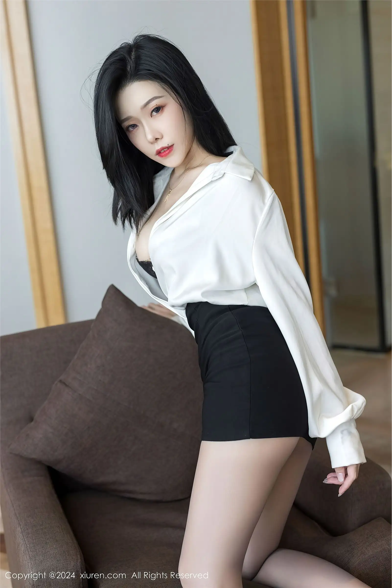 [XIUREN秀人网] 2024.10.23 NO.9329 luvian本能