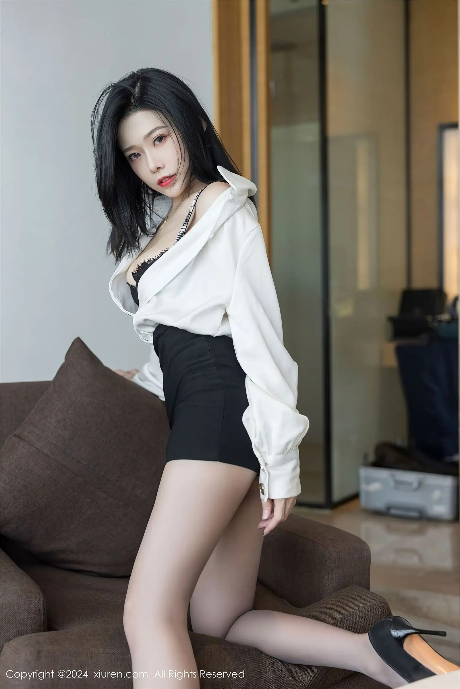 [XIUREN秀人网] 2024.10.23 NO.9329 luvian本能