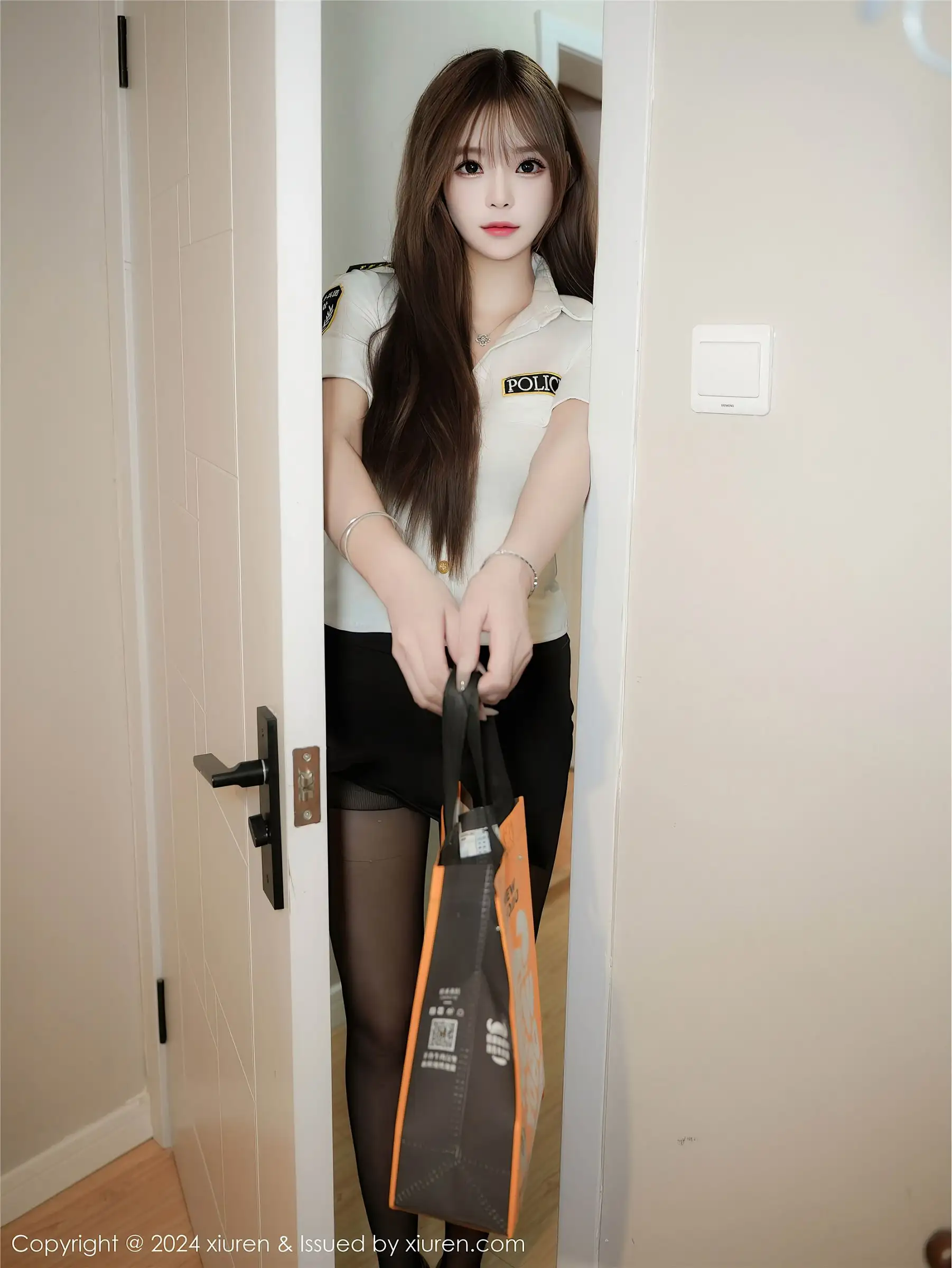 [XIUREN秀人网] 2024.11.01 NO.9378 菲菲吃不胖