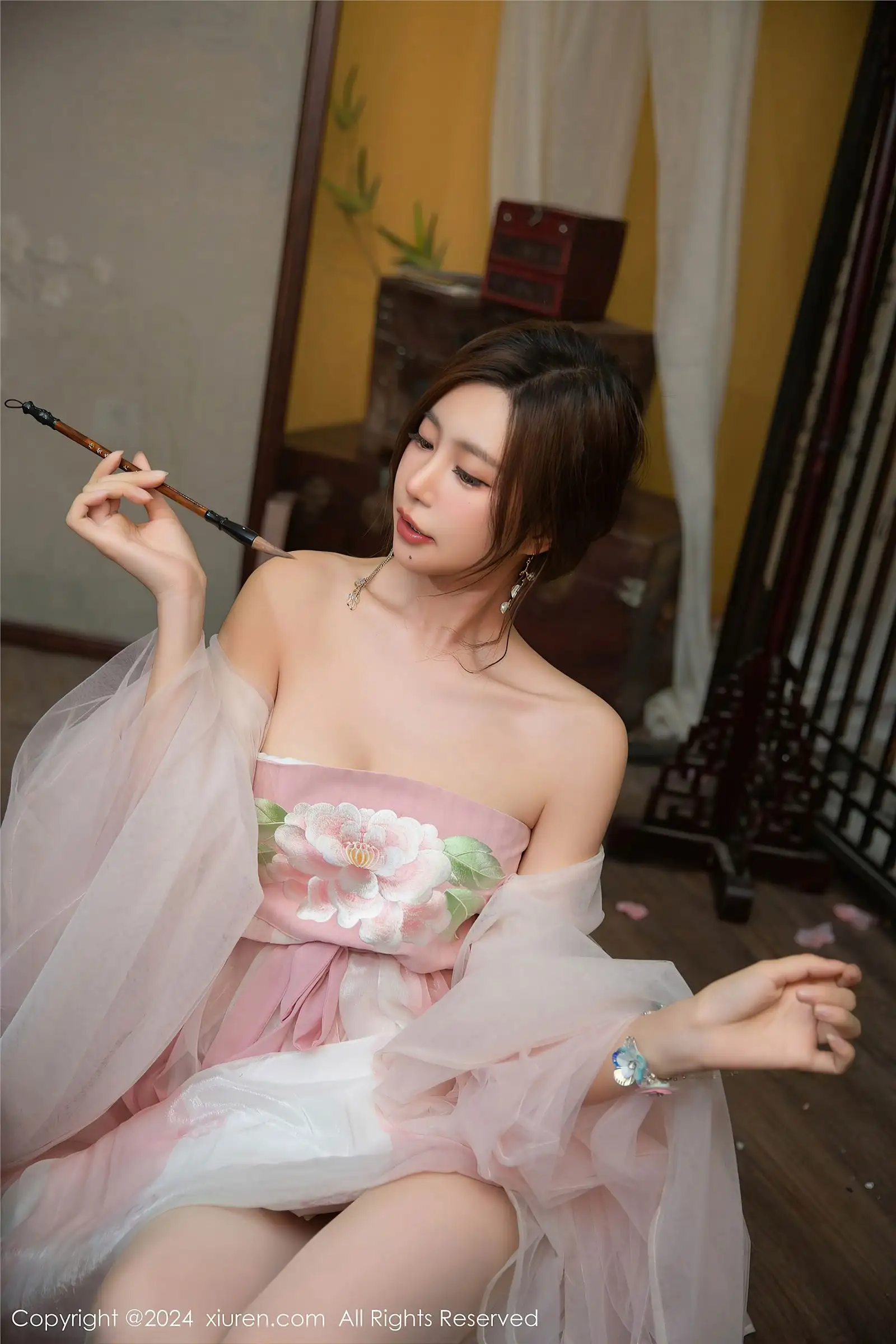 [XIUREN秀人网] 2024.11.20 NO.9475 绮里嘉ula
