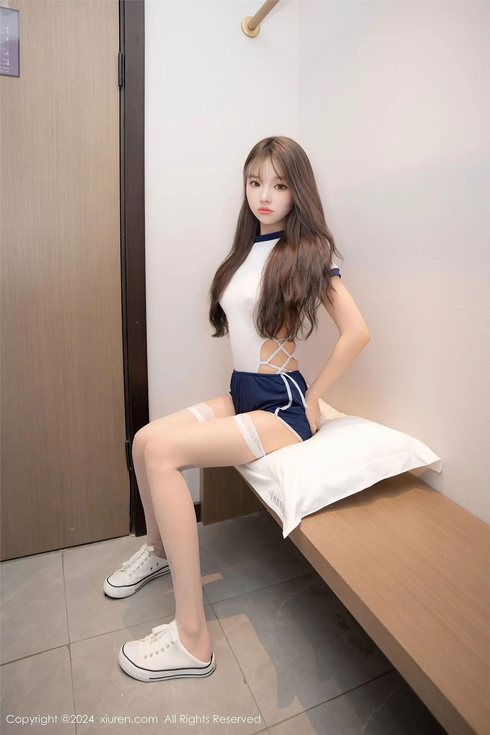 [XIUREN秀人网] 2024.12.25 NO.9654 羊大衣