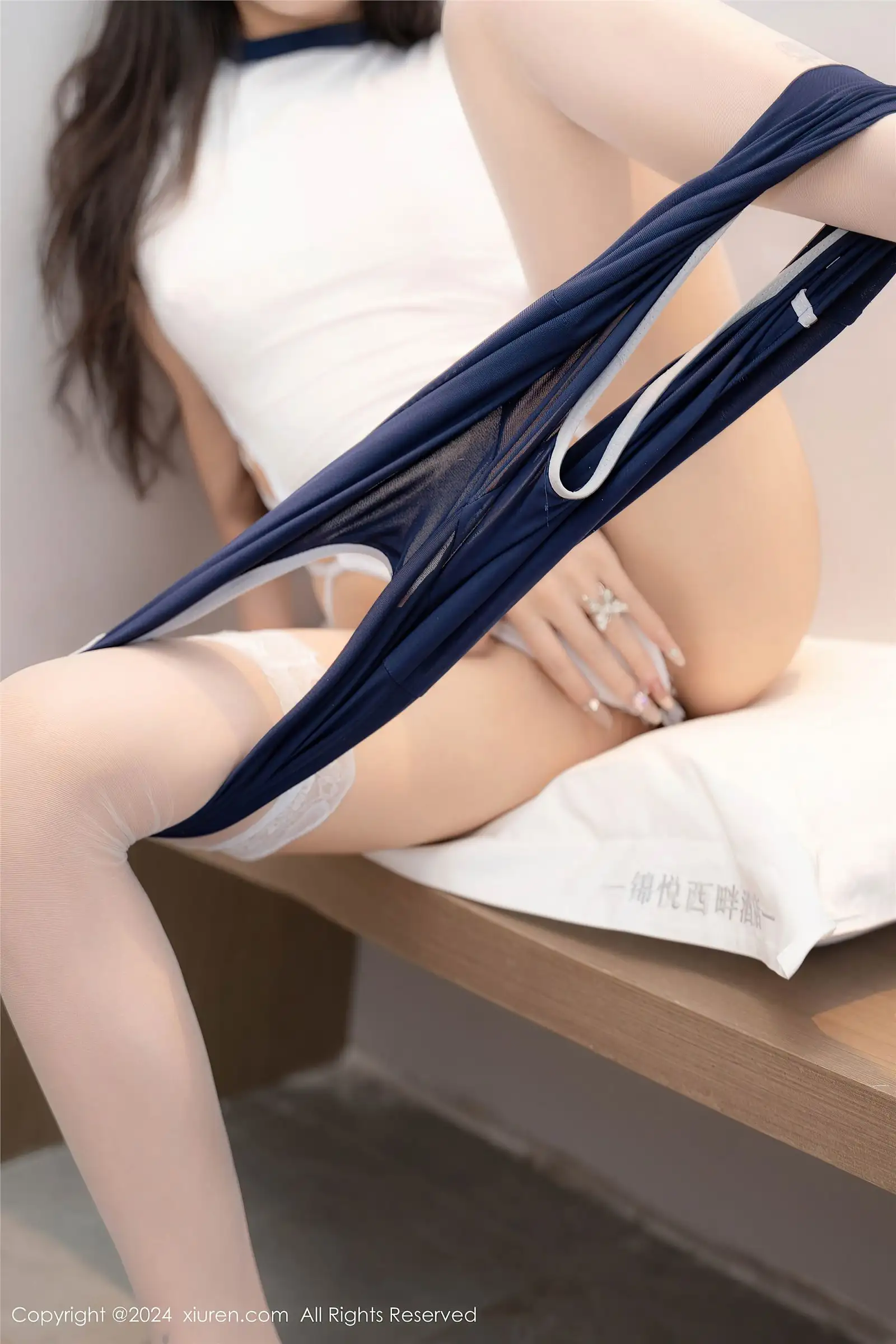 [XIUREN秀人网] 2024.12.25 NO.9654 羊大衣