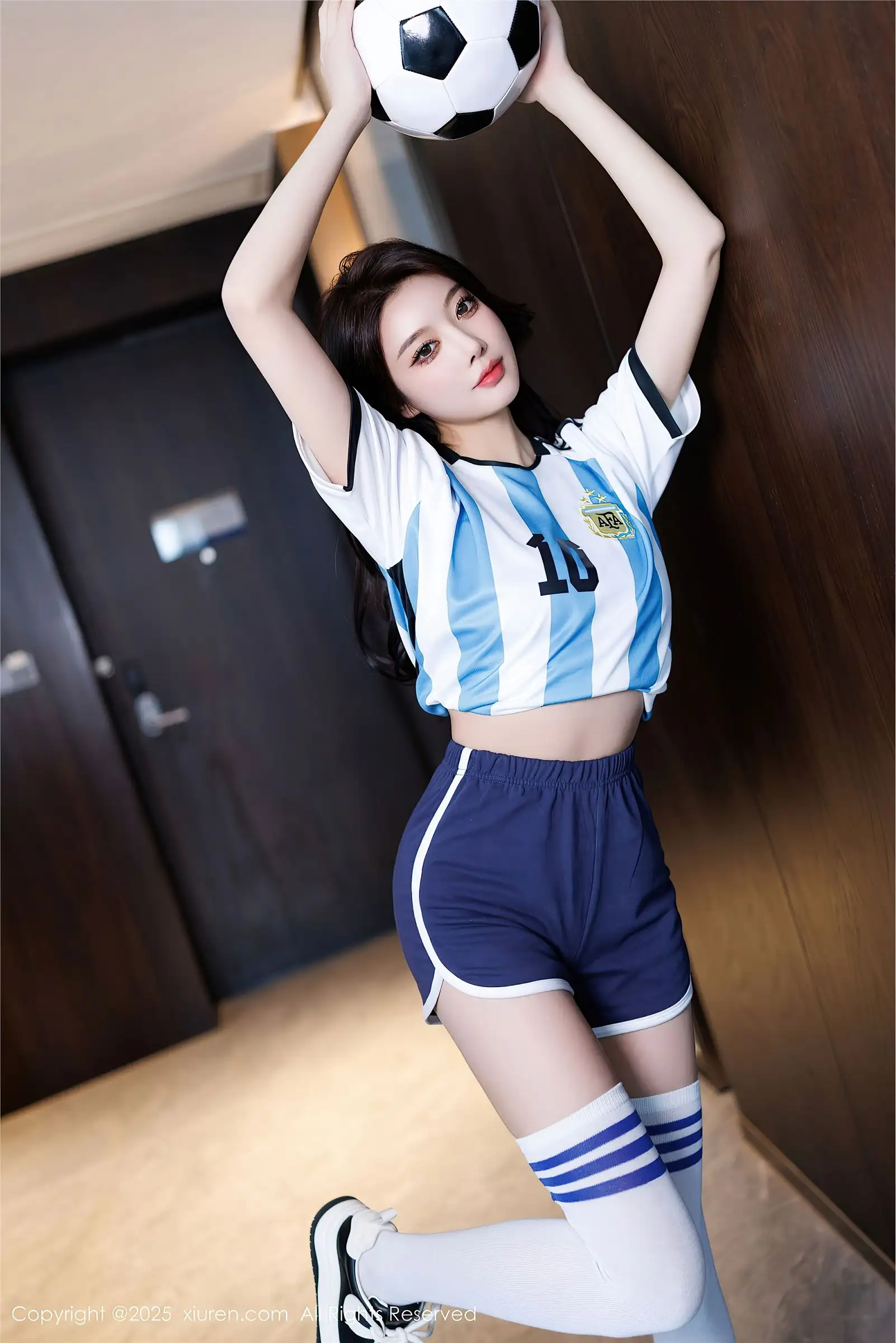 [XIUREN秀人网] 2025.01.03 NO.9706 杨晨晨Yome