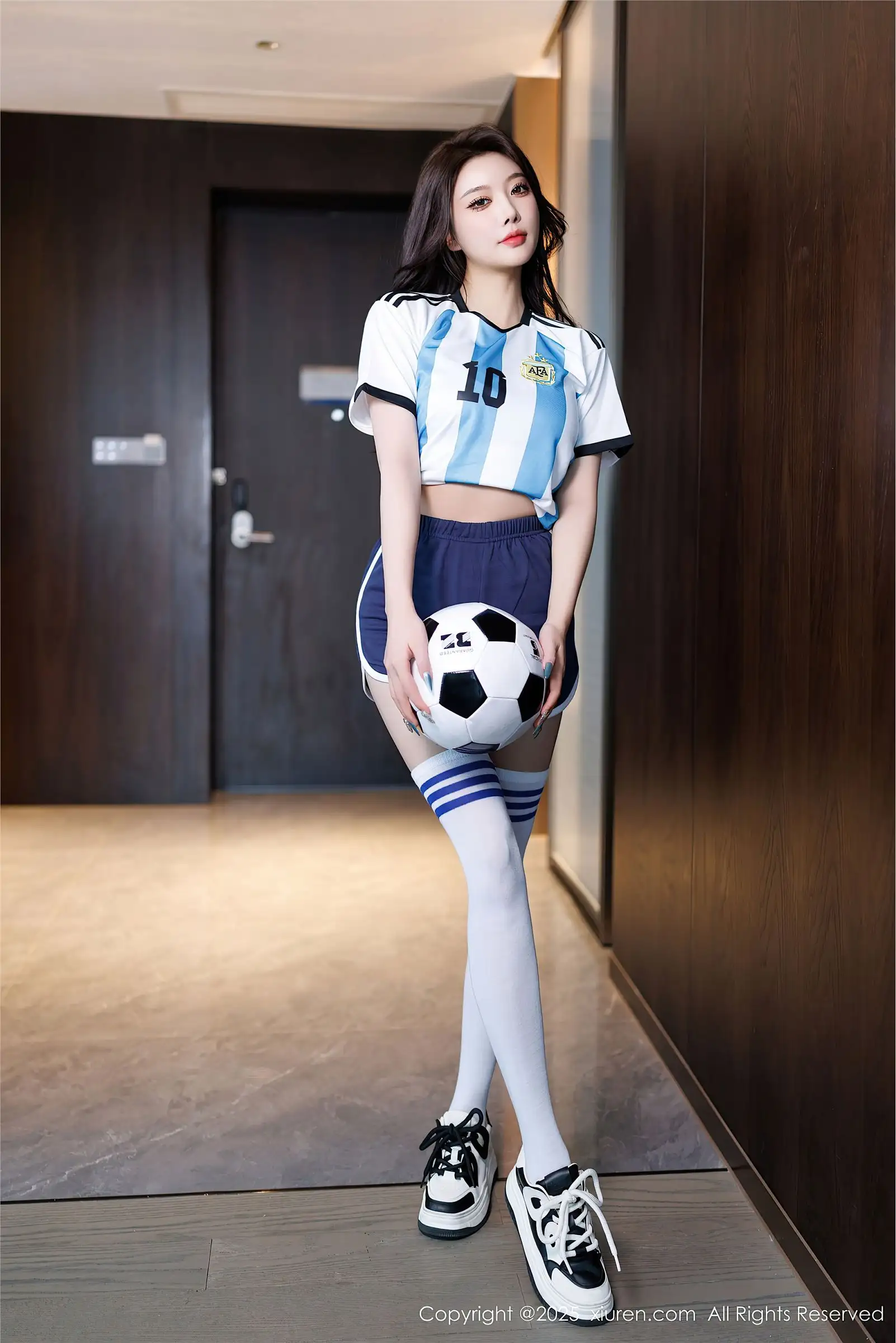 [XIUREN秀人网] 2025.01.03 NO.9706 杨晨晨Yome