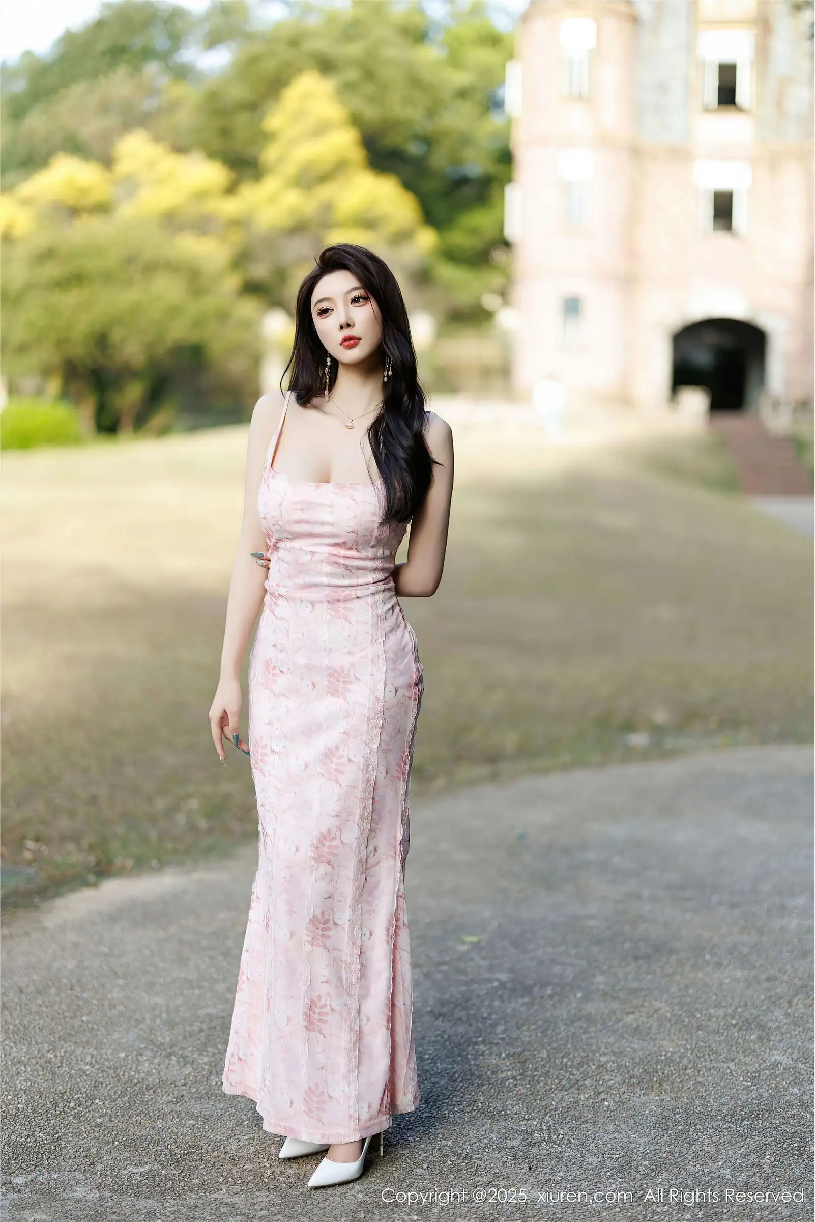 [XIUREN秀人网] 2025.02.14 NO.9886 杨晨晨Yome