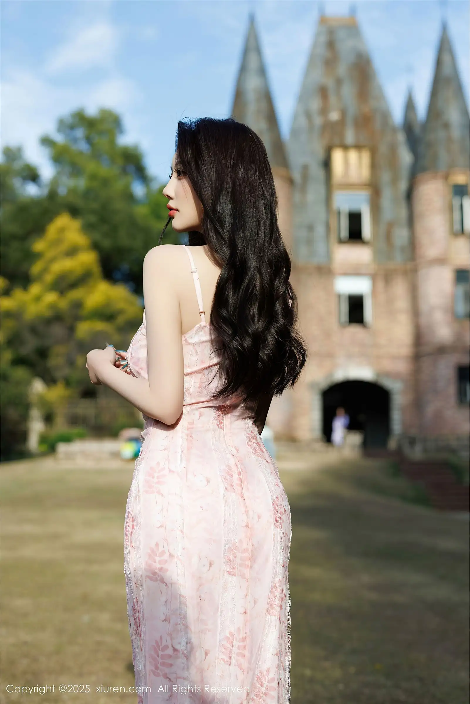 [XIUREN秀人网] 2025.02.14 NO.9886 杨晨晨Yome