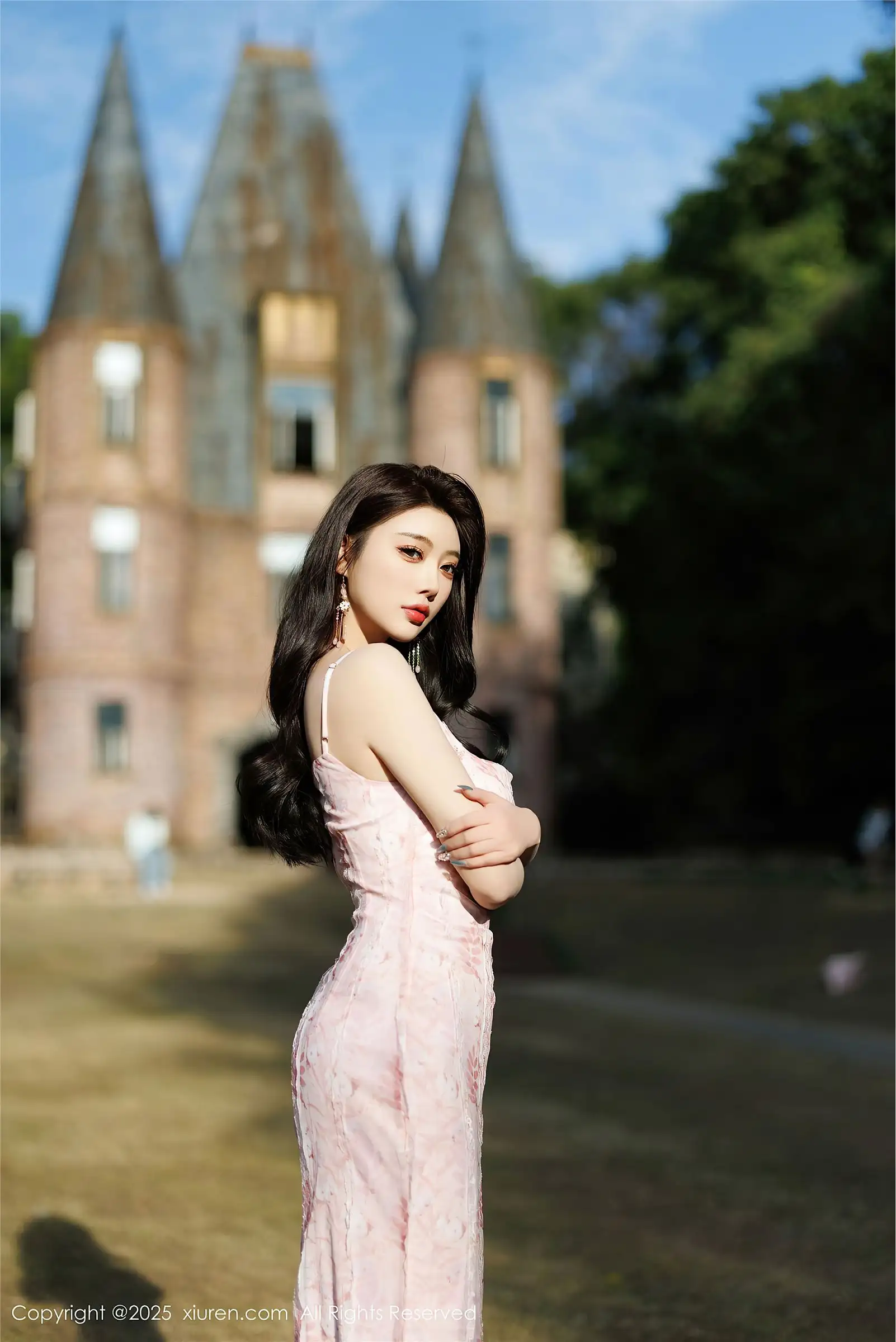 [XIUREN秀人网] 2025.02.14 NO.9886 杨晨晨Yome