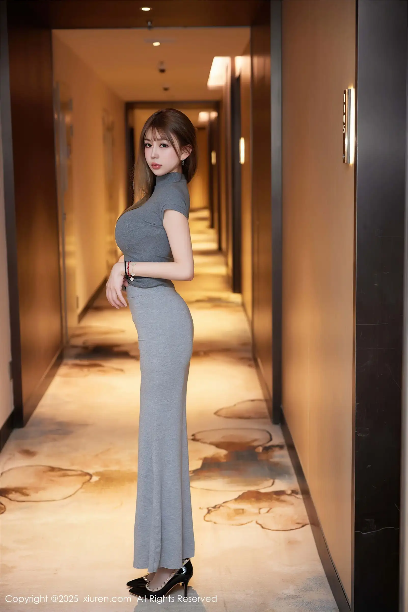 [XIUREN秀人网] 2025.02.25 NO.9931 Zoe柚柚
