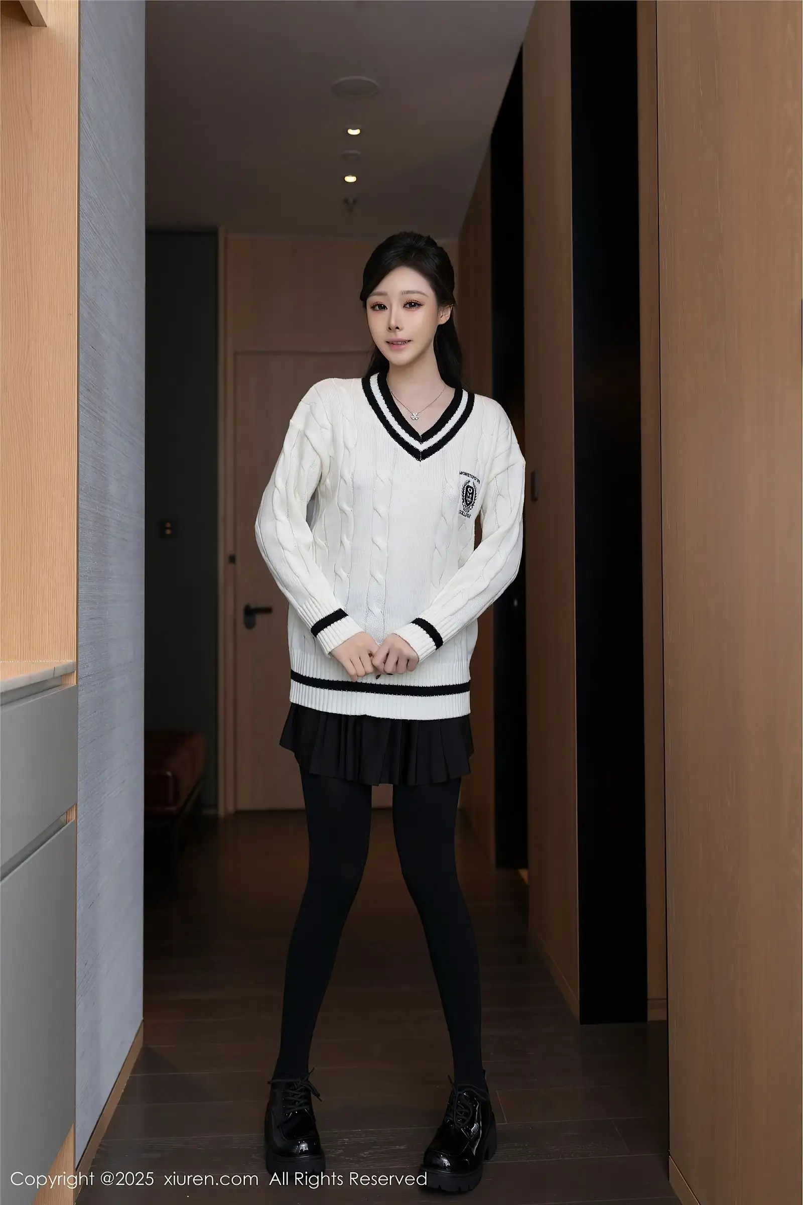 [XIUREN秀人网] 2025.03.07 NO.9986 小逗逗