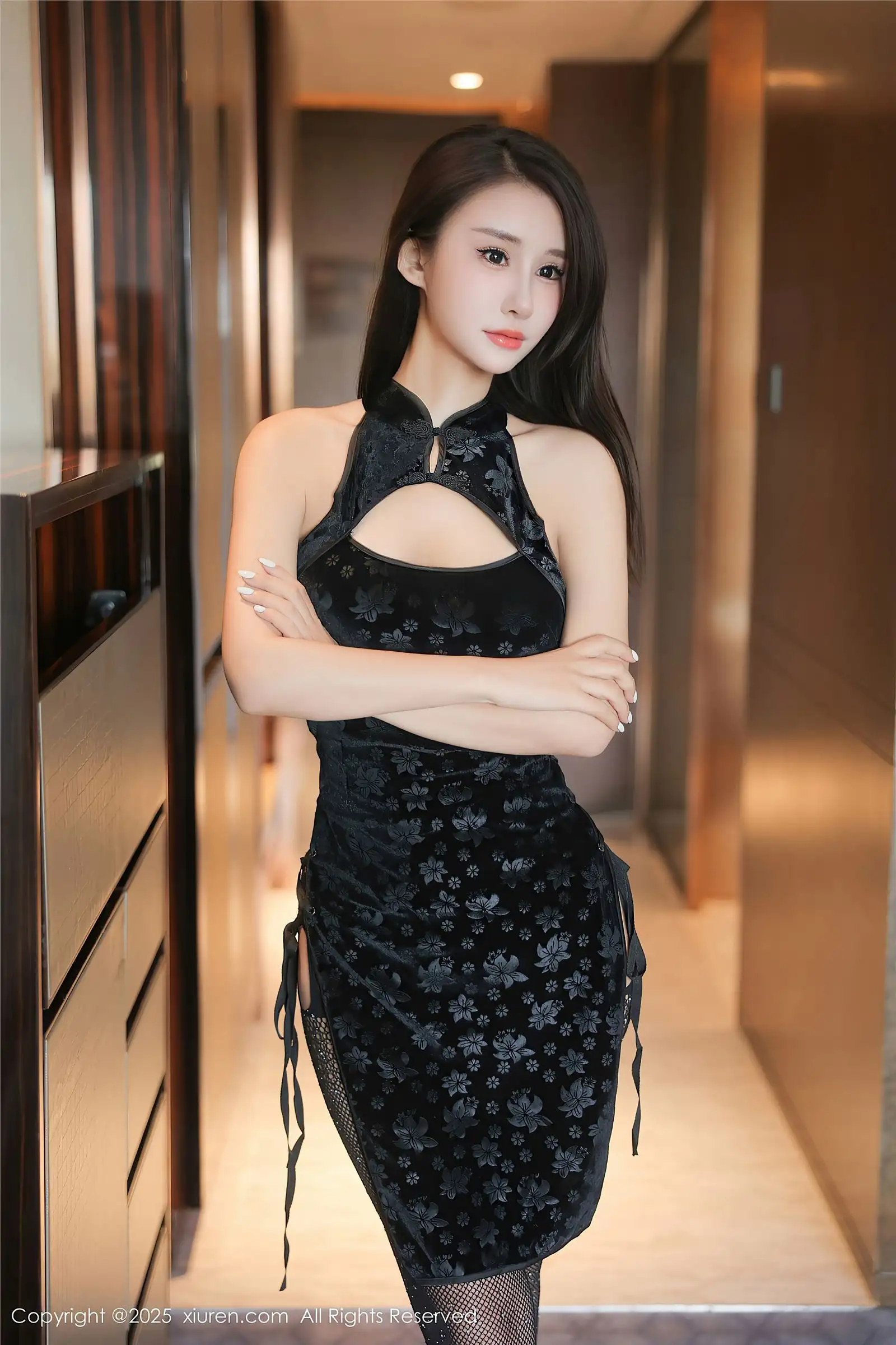 [XIUREN秀人网] 2025.03.10 NO.9990 艺艺yiyi