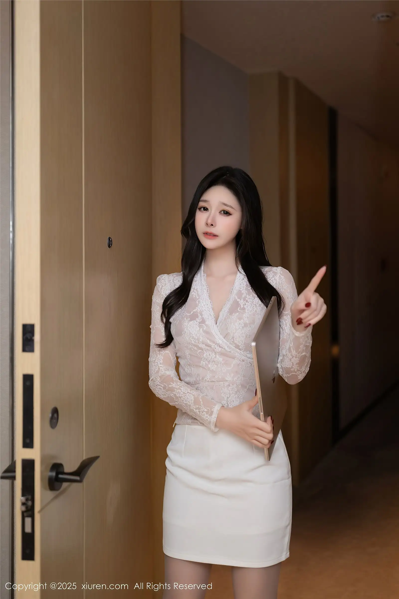 [XIUREN秀人网] 2025.04.11 NO.10143 小逗逗