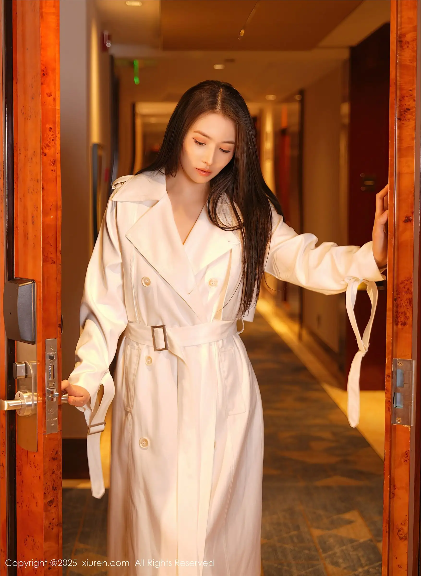 [XIUREN秀人网] 2025.04.21 NO.10174 娅轩ELVA