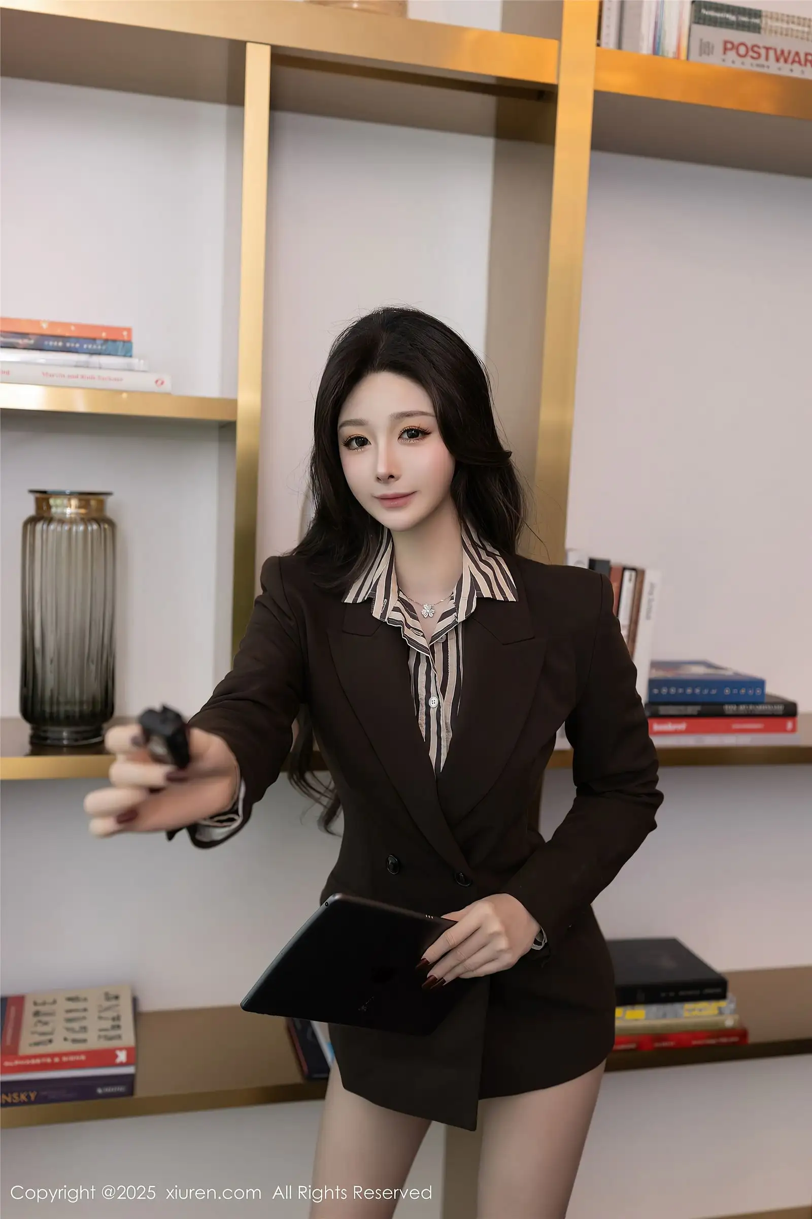 [XIUREN秀人网] 2025.04.25 NO.10202 小逗逗