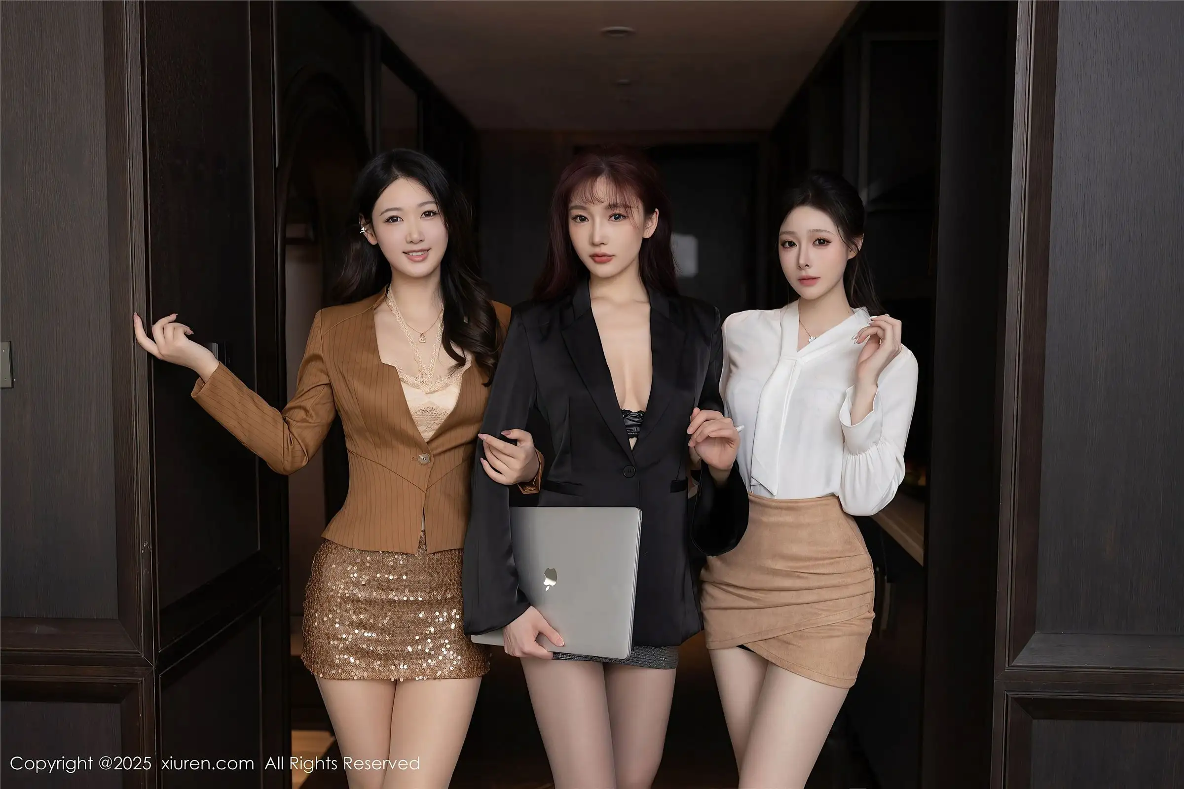 [XIUREN秀人网] 2025.04.30 NO.10233 小逗逗 模特合集