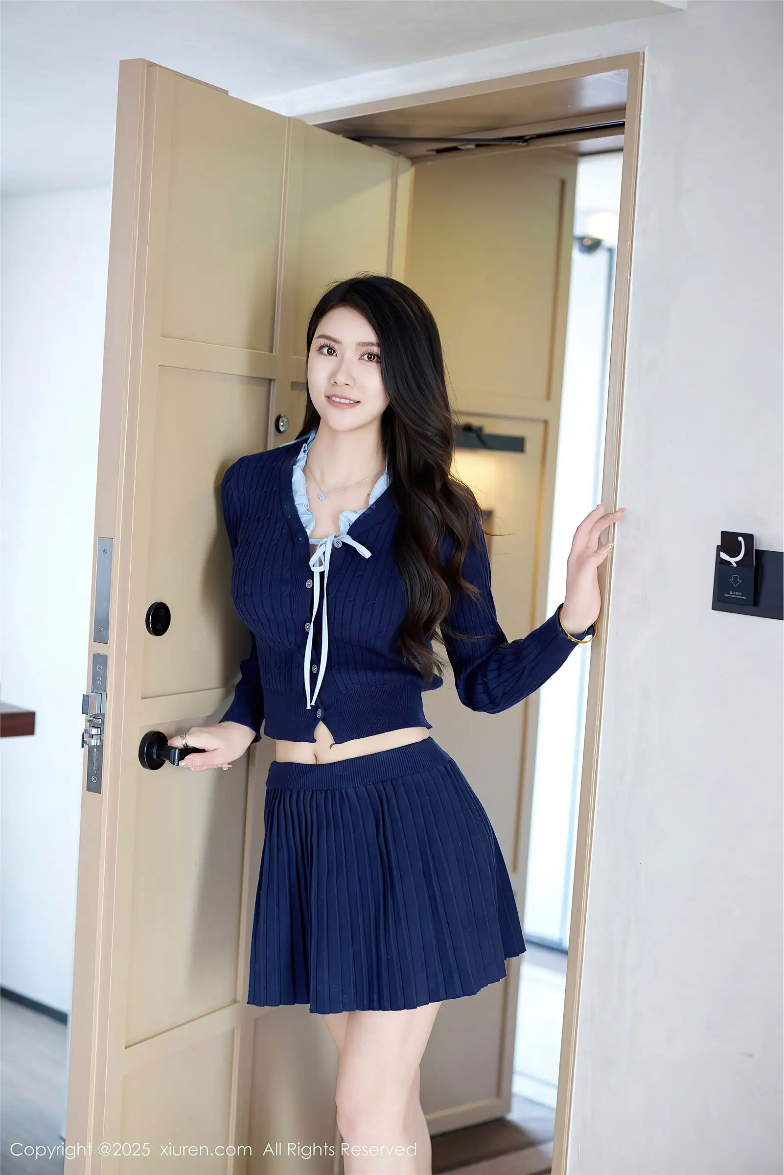 [XIUREN秀人网] 2025.05.07 NO.10242 方子萱