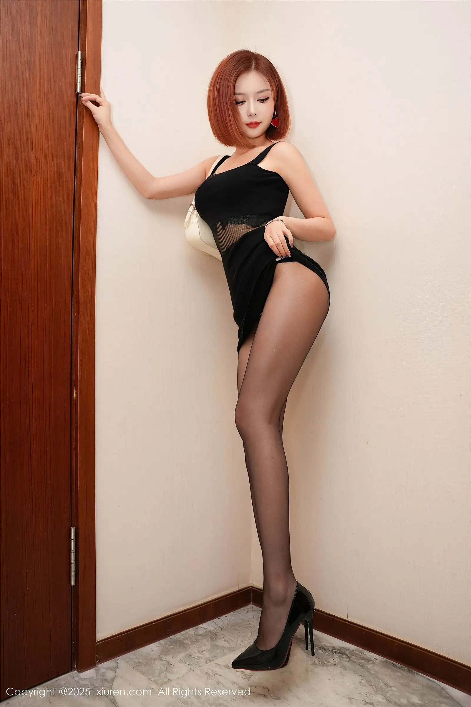 [XIUREN秀人网] 2025.06.06 NO.10372 白芷yy