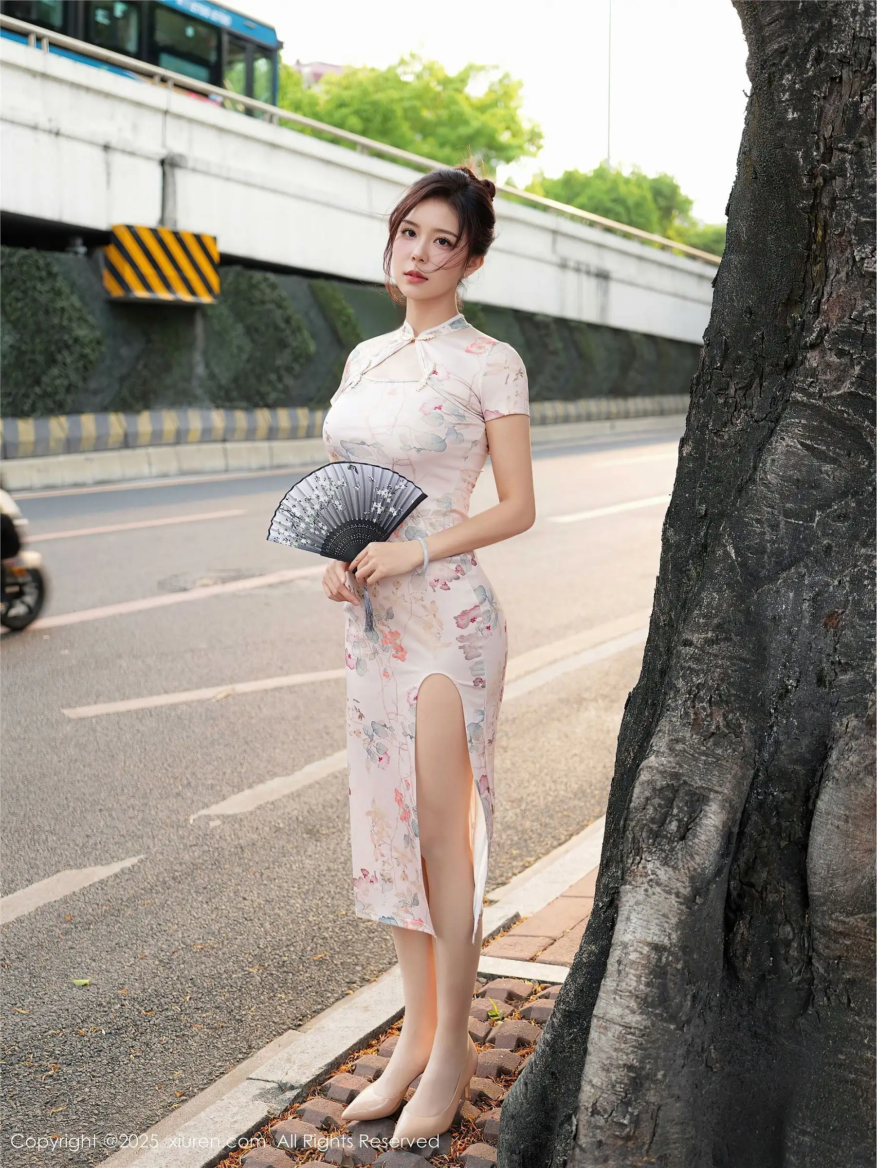 [XIUREN秀人网] 2025.06.17 NO.10419 玫瑰我爱你