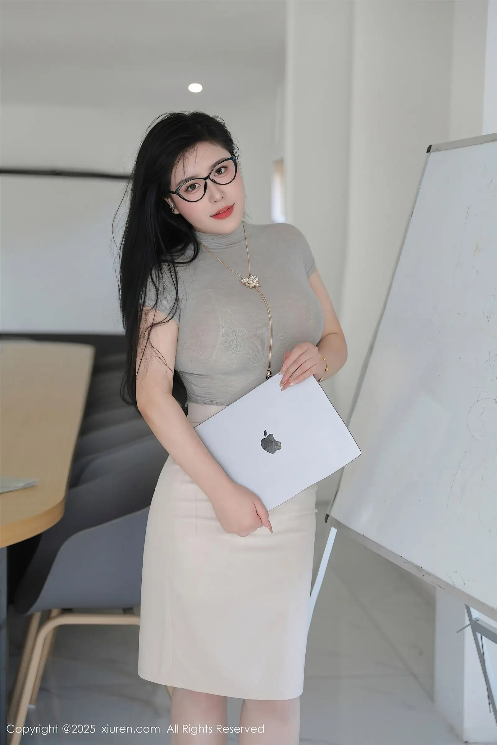 [XIUREN秀人网] 2025.07.01 NO.10488 王婉悠Queen