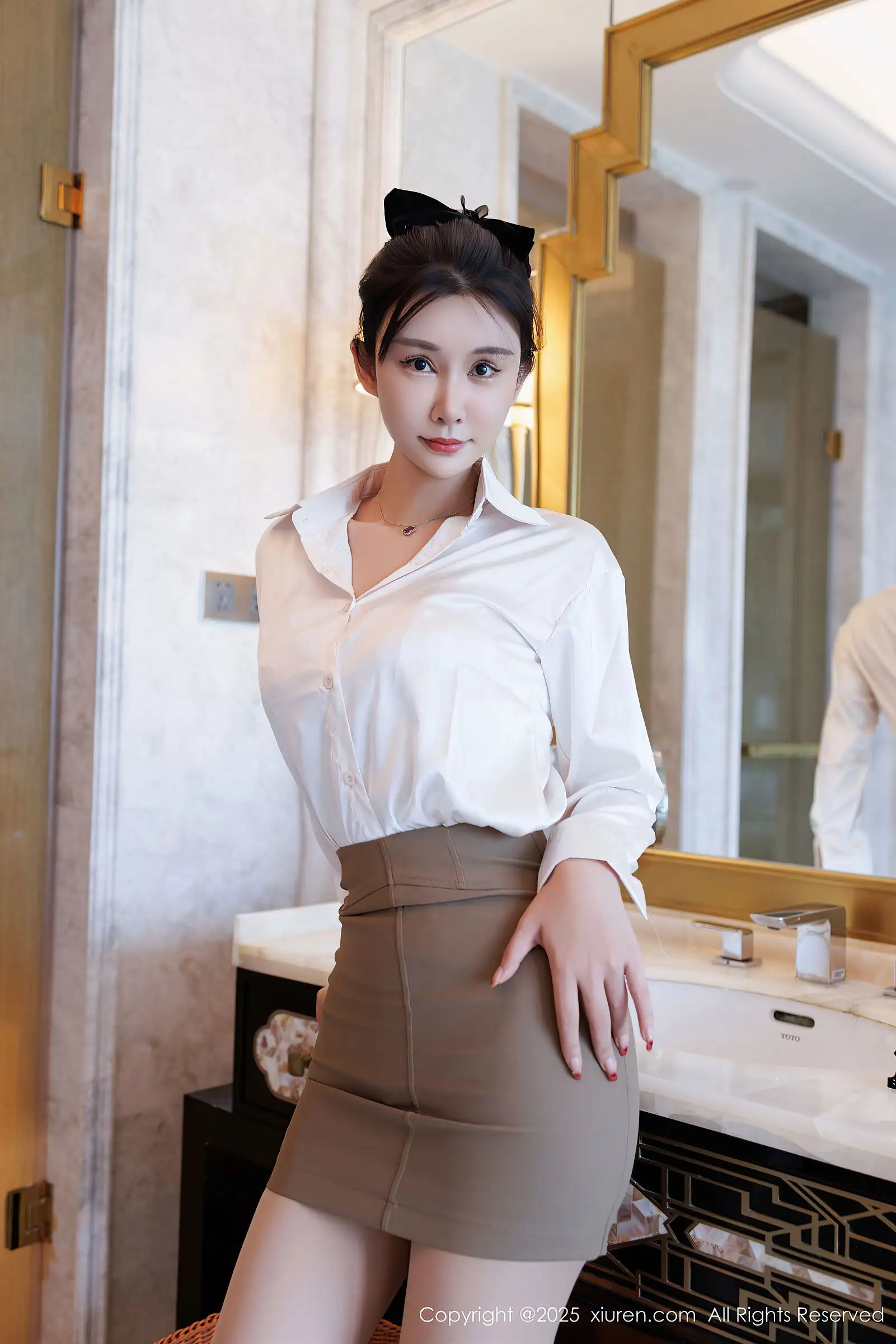 [XIUREN秀人网] 2025.07.14 NO.10543 艺艺yiyi