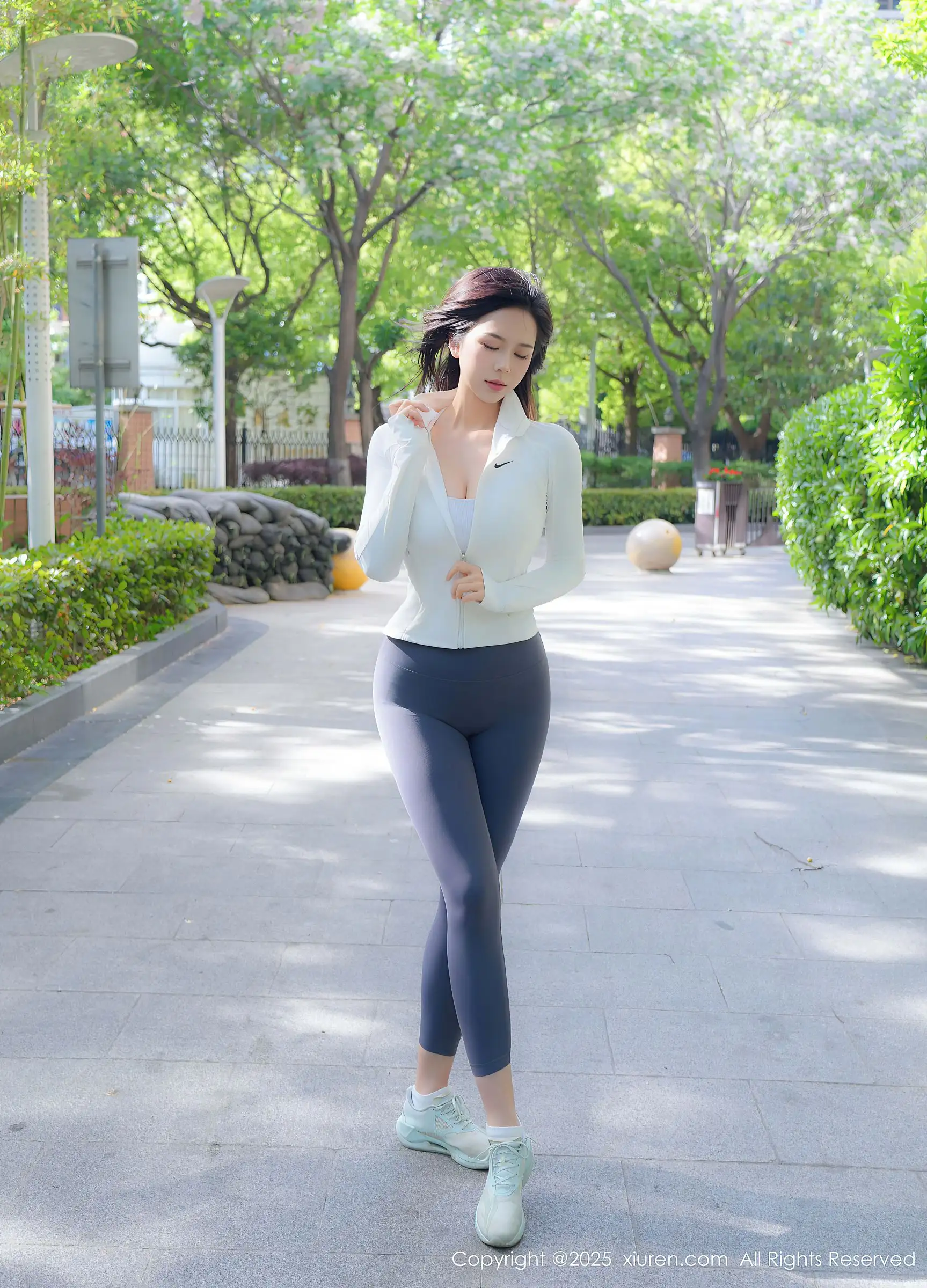 [XIUREN秀人网] 2025.07.29 NO.10595 玫瑰我爱你