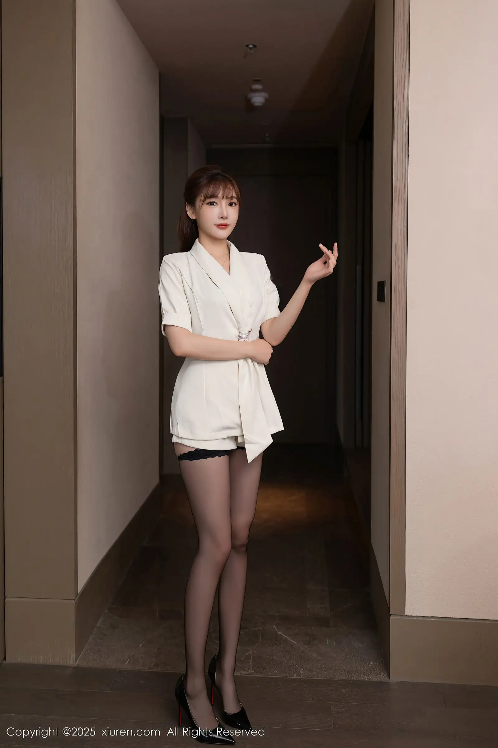 [XIUREN秀人网] 2025.08.14 NO.10650 陆萱萱