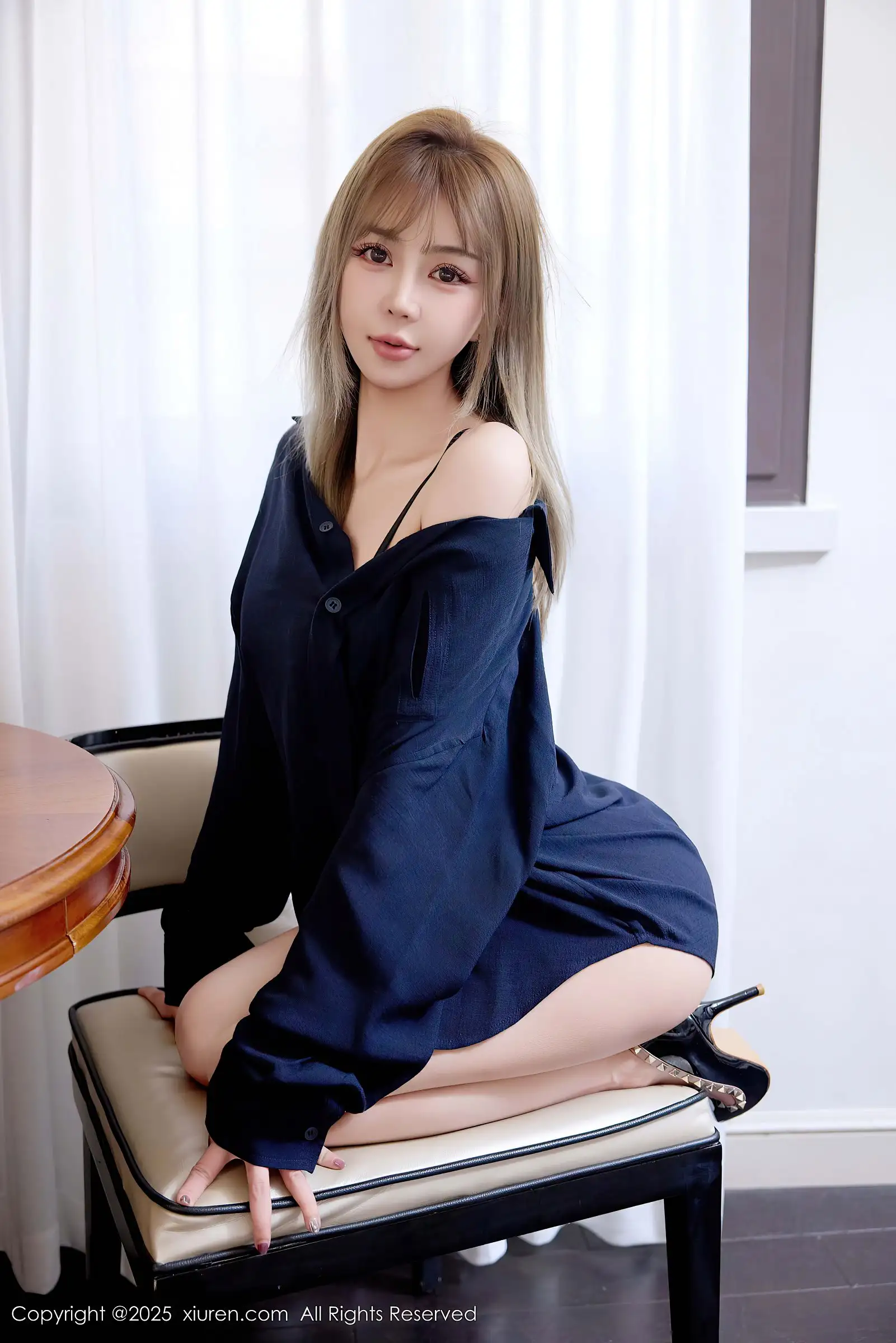 [XIUREN秀人网] 2025.08.21 NO.10673 Zoe柚柚